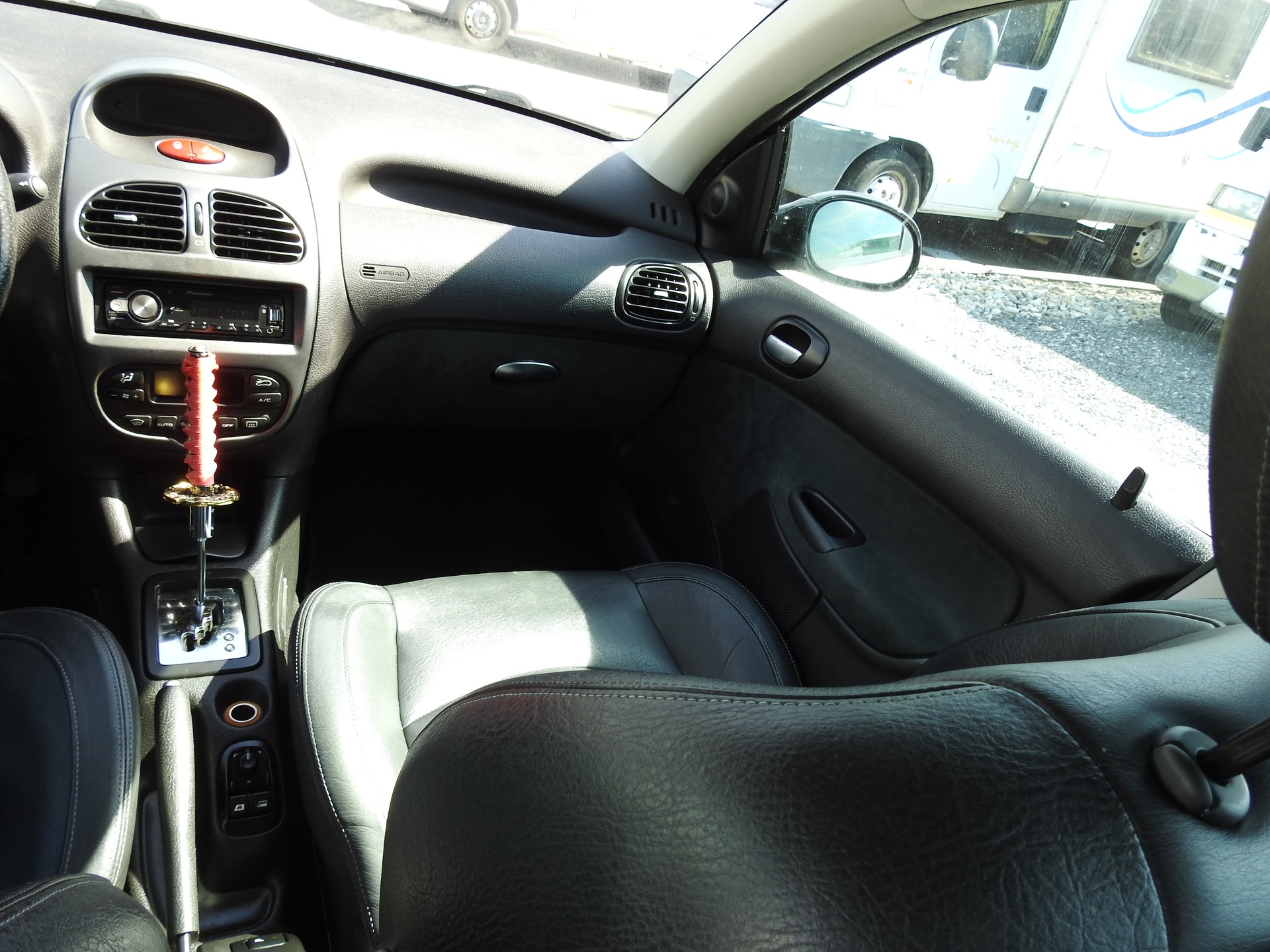 PEUGEOT 206 1.6 16V XS-image-17
