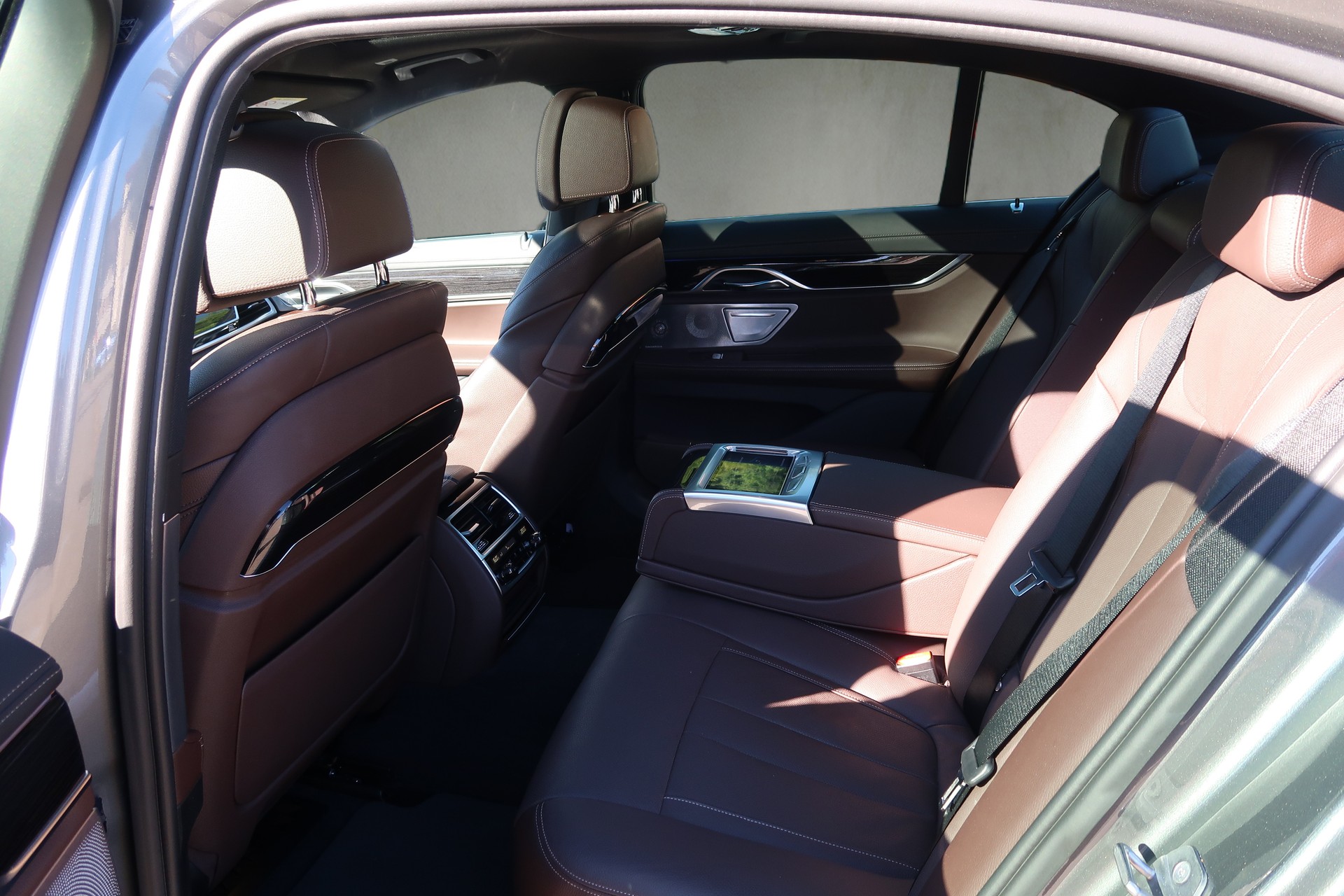 BMW 750i xDrive Steptronic-image-22