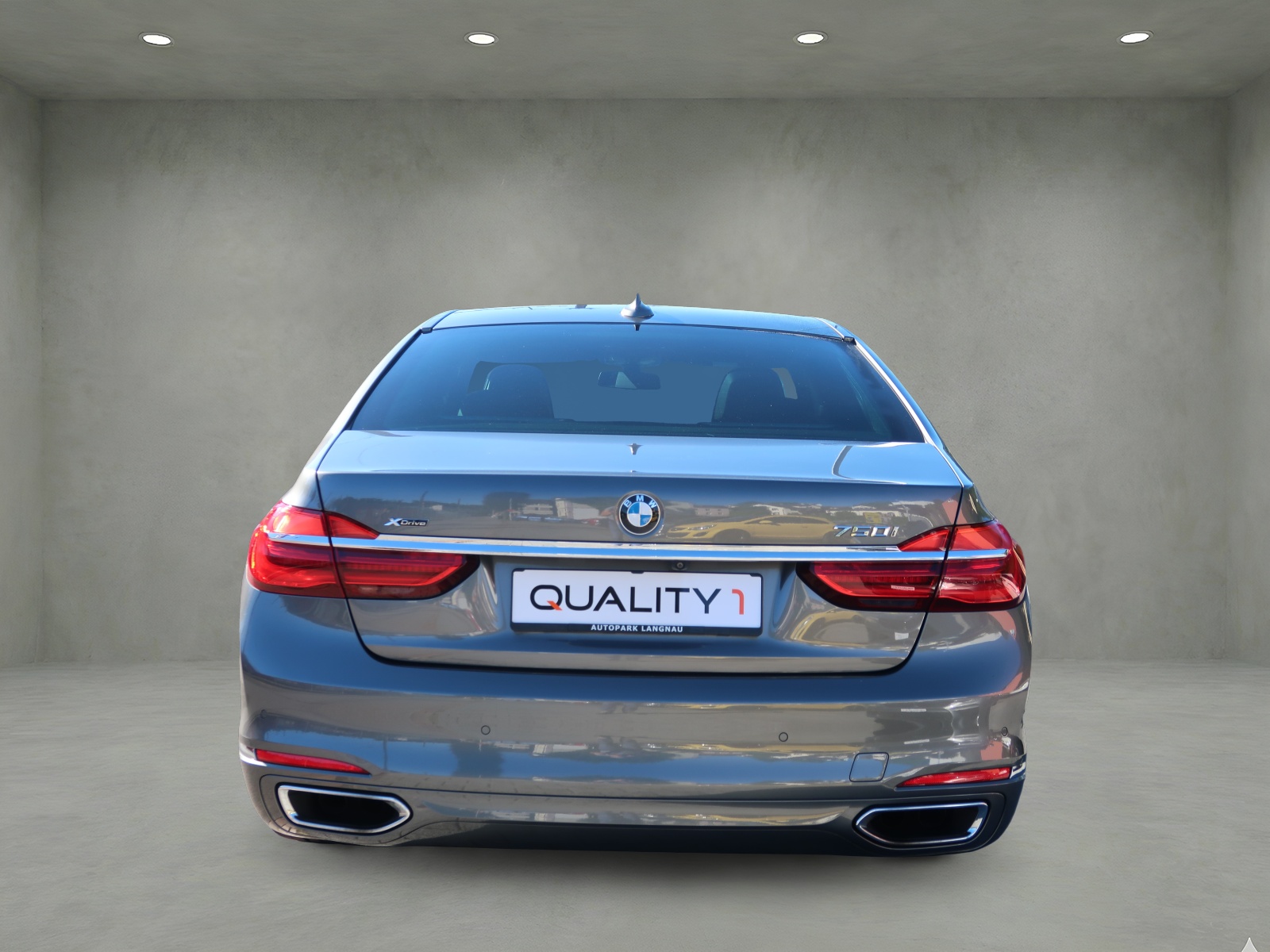BMW 750i xDrive Steptronic-image-4