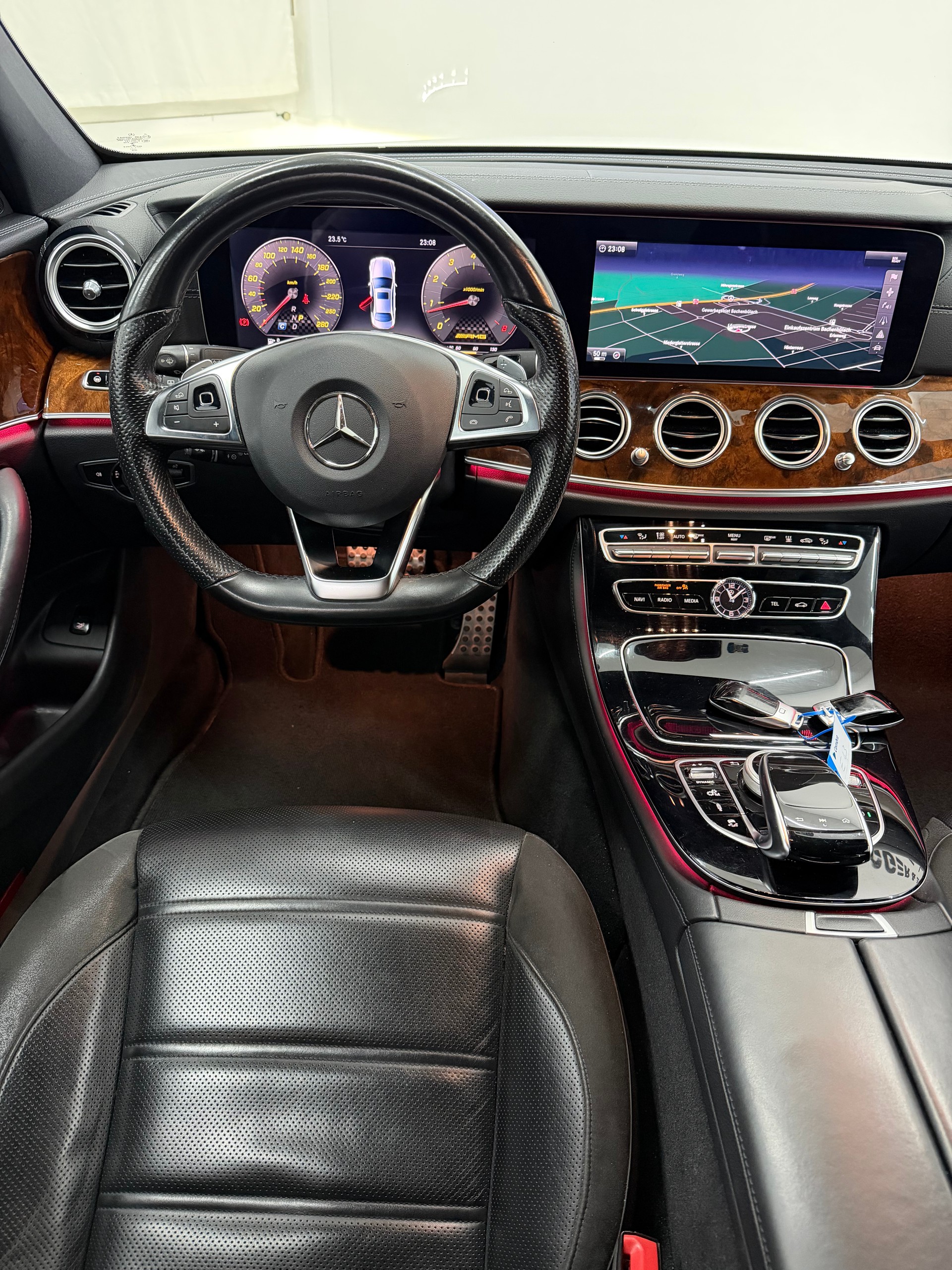 MERCEDES-BENZ E 43 AMG 4Matic 9G-Tronic-image-9