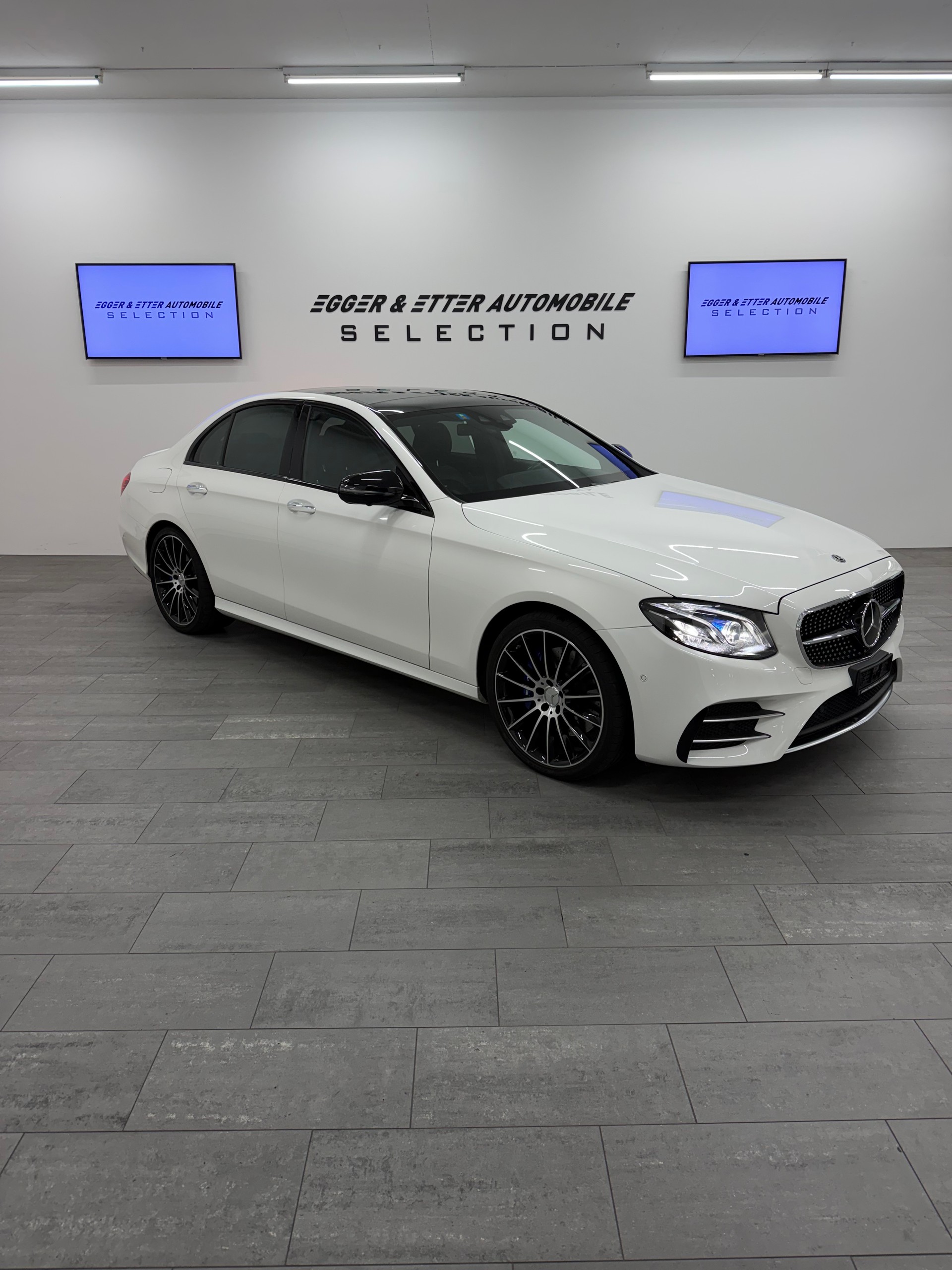 MERCEDES-BENZ E 43 AMG 4Matic 9G-Tronic-showroom-element-2