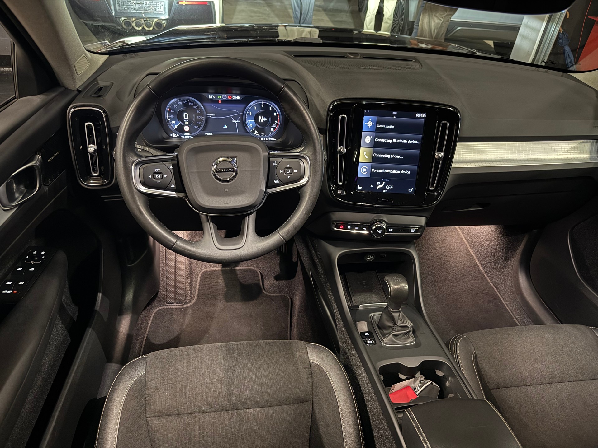 VOLVO XC40 T3 Momentum-image-9