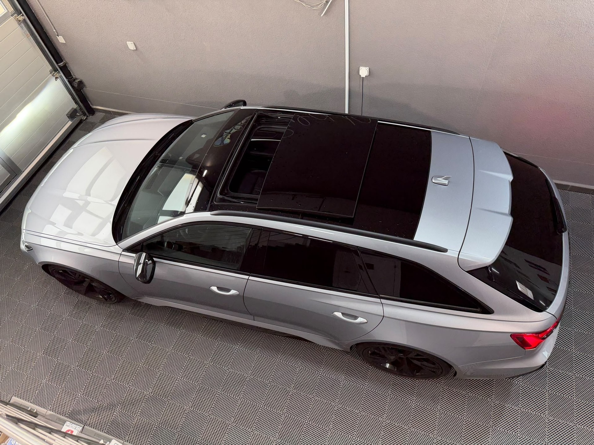 AUDI RS6 Avant 4.0 TFSI V8 quattro 1ère main-showroom-element-2