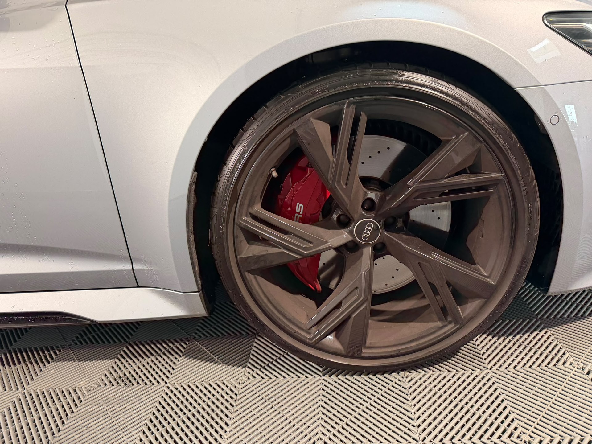 AUDI RS6 Avant 4.0 TFSI V8 quattro 1ère main-image-22