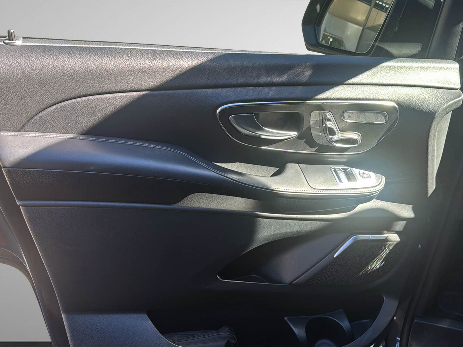 MERCEDES-BENZ V 300 d lang Avantgarde 4Matic 9G-Tronic-image-13