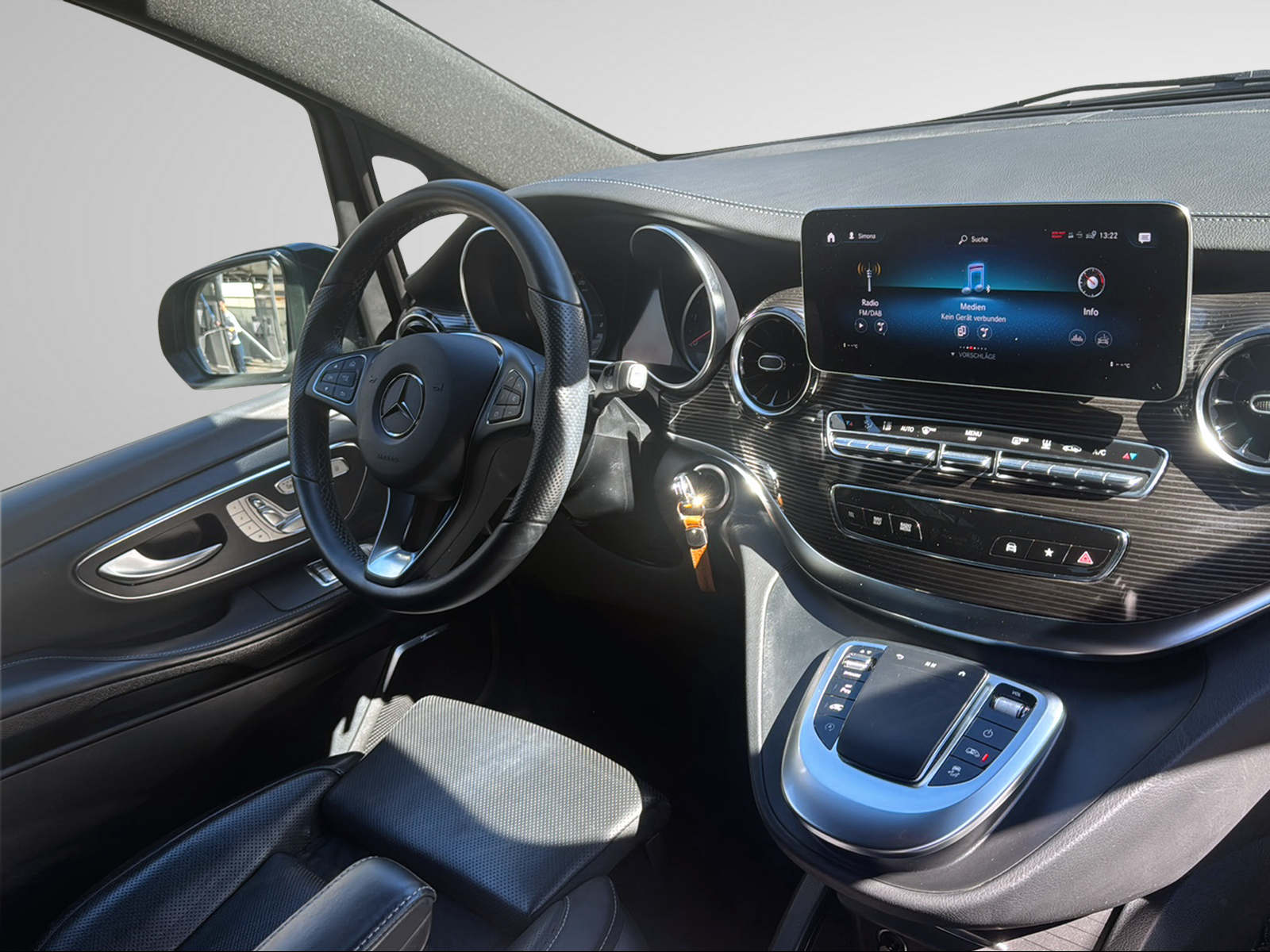 MERCEDES-BENZ V 300 d lang Avantgarde 4Matic 9G-Tronic-image-25