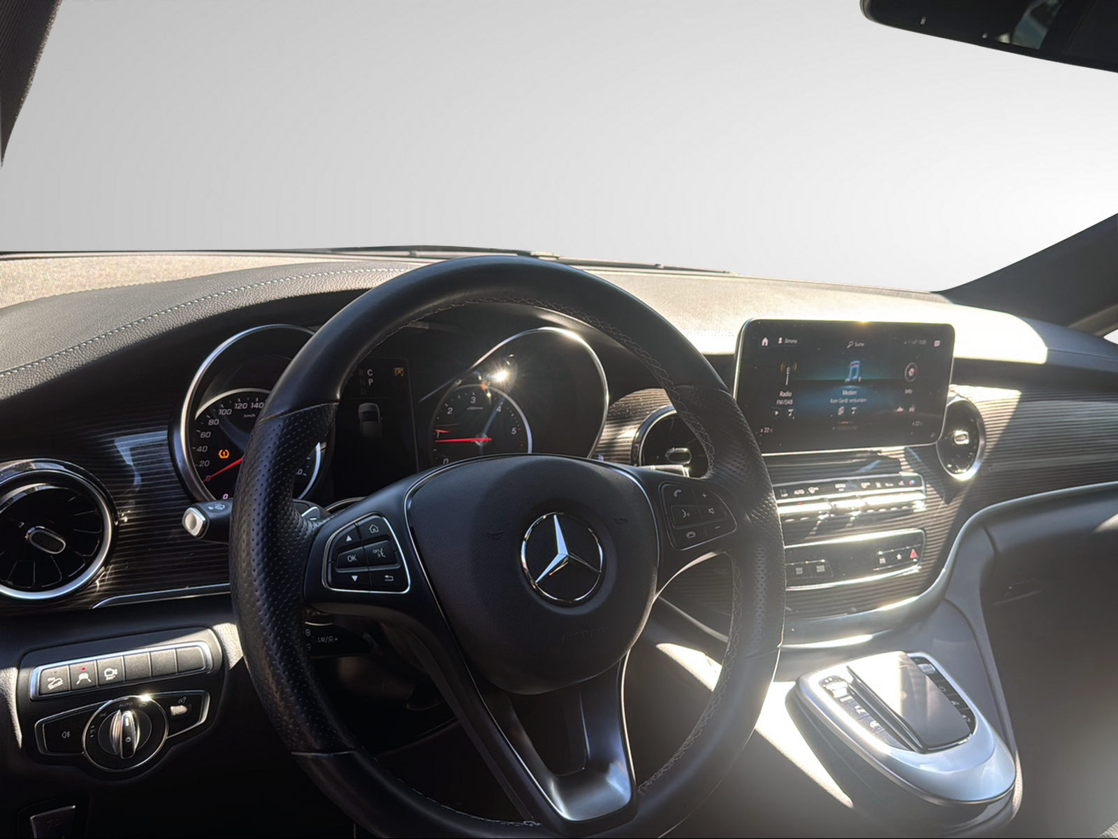 MERCEDES-BENZ V 300 d lang Avantgarde 4Matic 9G-Tronic-image-11