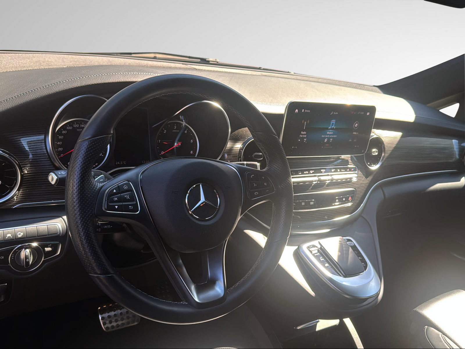 MERCEDES-BENZ V 300 d lang Avantgarde 4Matic 9G-Tronic-image-12