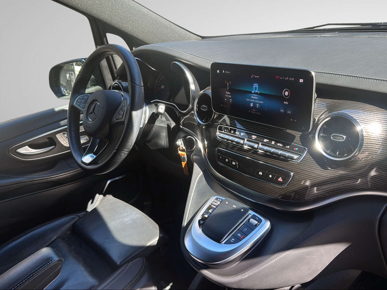MERCEDES-BENZ V 300 d lang Avantgarde 4Matic 9G-Tronic-image-30
