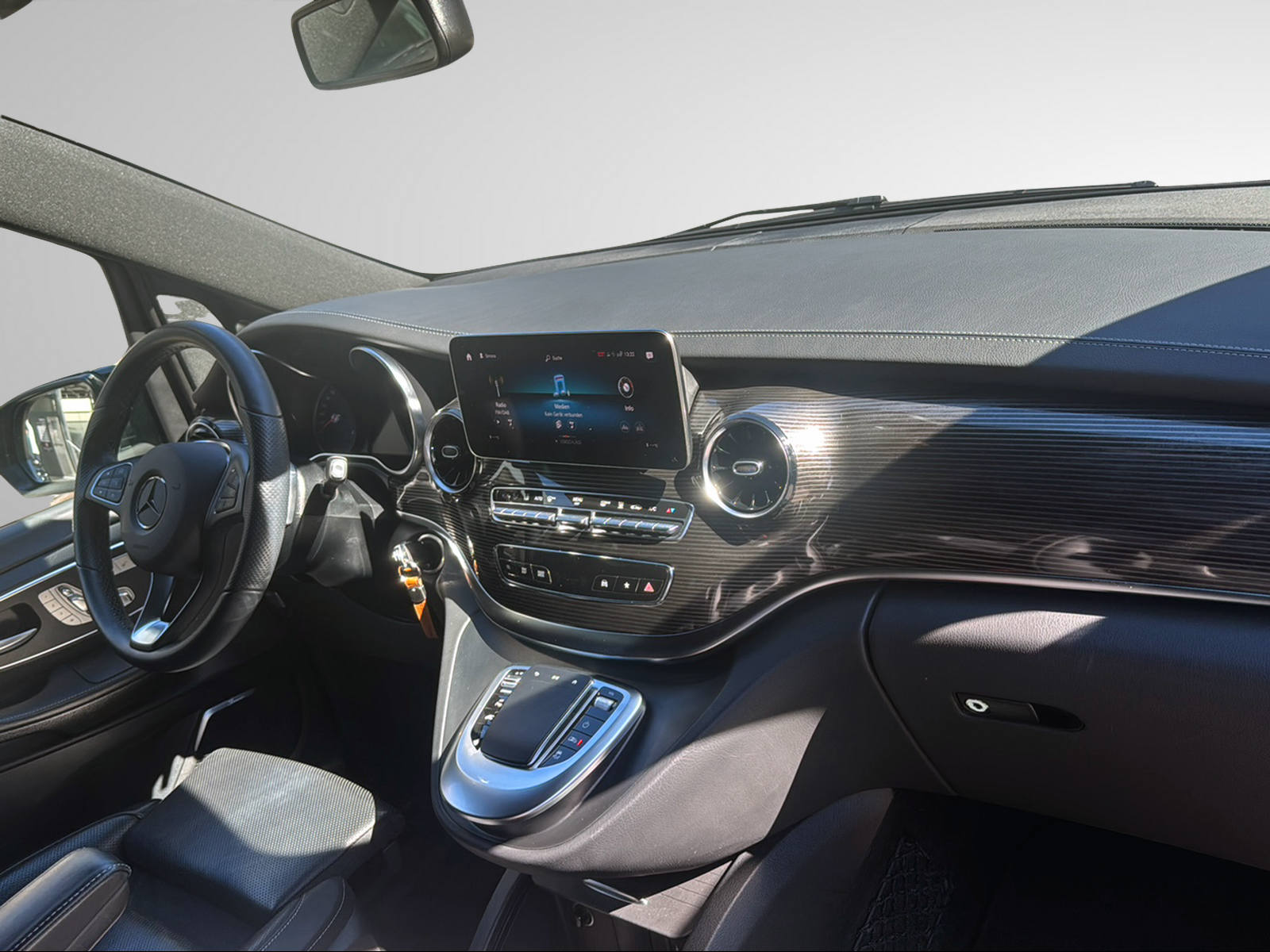MERCEDES-BENZ V 300 d lang Avantgarde 4Matic 9G-Tronic-image-26