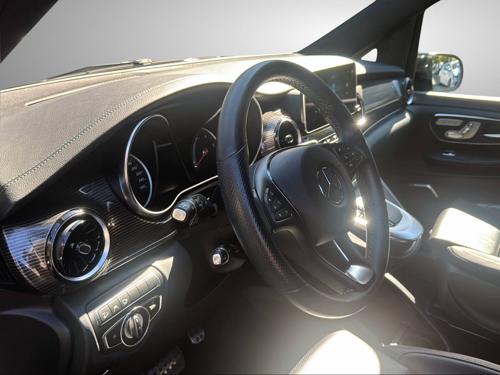 MERCEDES-BENZ V 300 d lang Avantgarde 4Matic 9G-Tronic-image-15