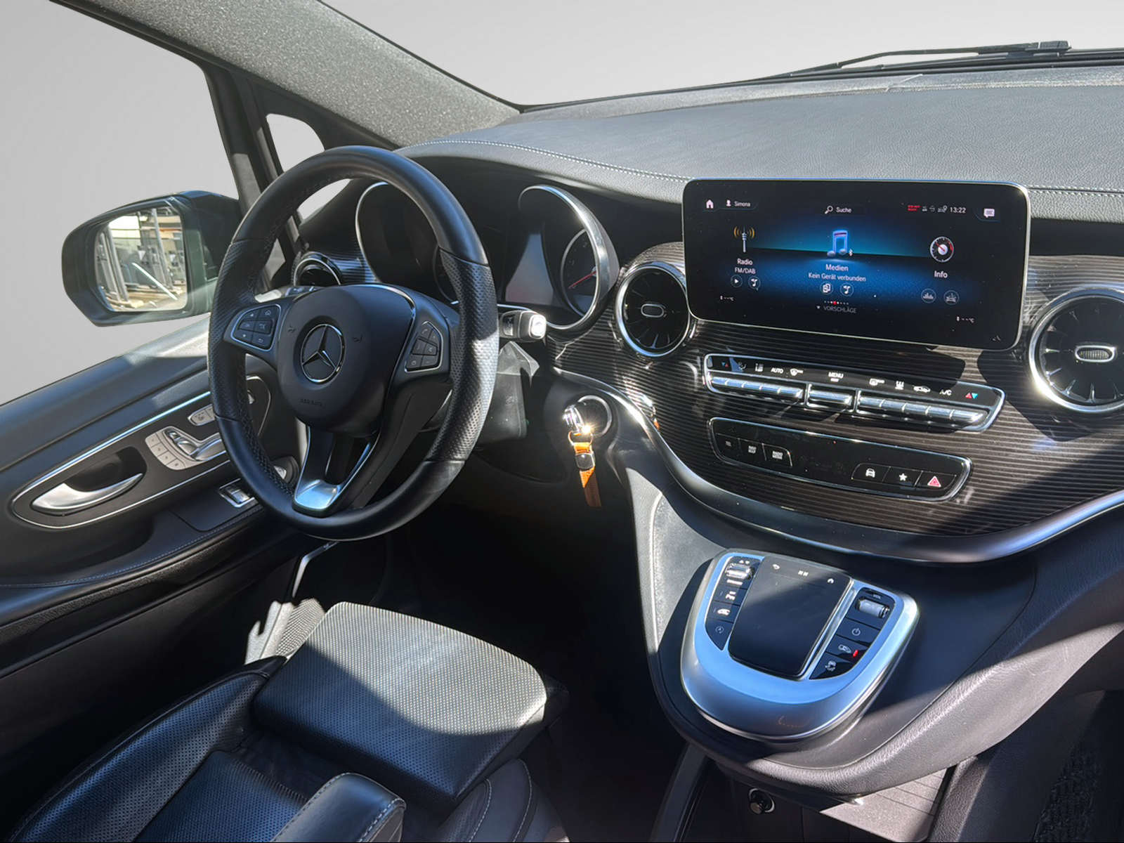 MERCEDES-BENZ V 300 d lang Avantgarde 4Matic 9G-Tronic-image-27