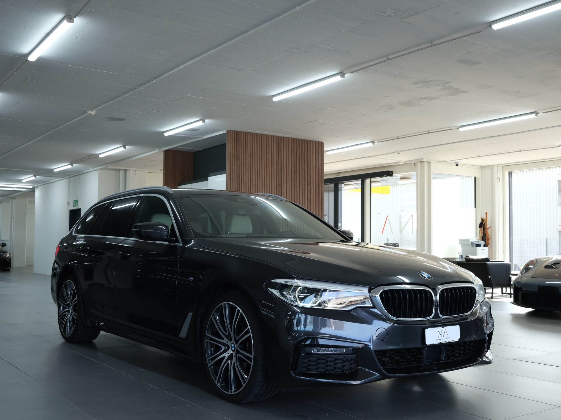 BMW 540i xDrive Touring Sport Line Steptronic *Rückfahrkamera* *Leder*-image-7