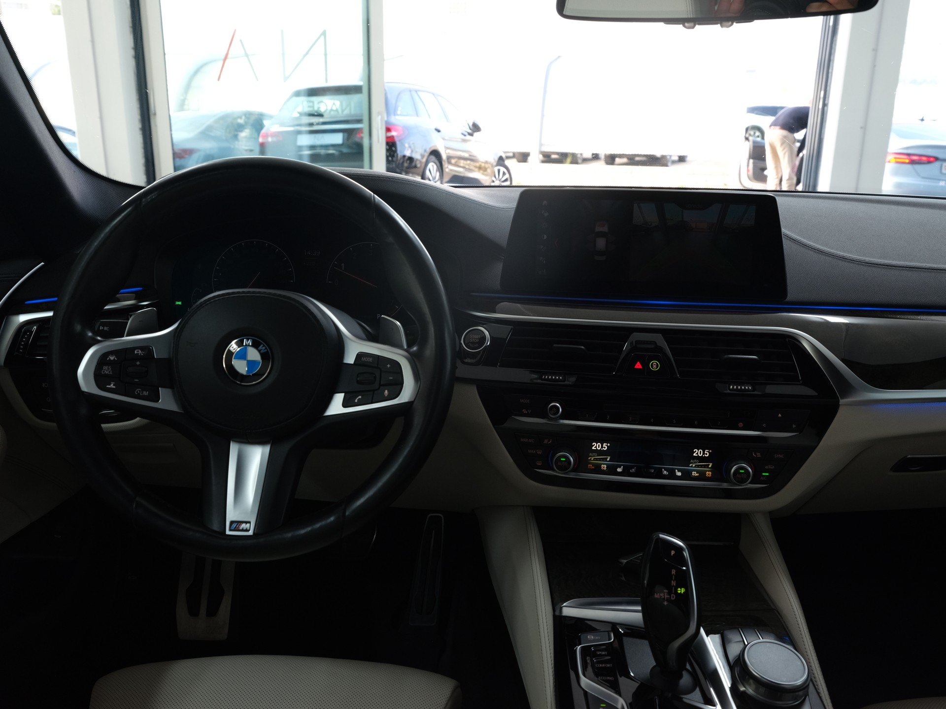 BMW 540i xDrive Touring Sport Line Steptronic *Rückfahrkamera* *Leder*-image-13