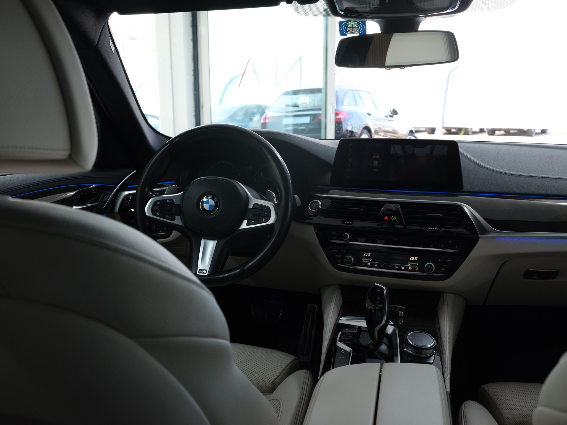 BMW 540i xDrive Touring Sport Line Steptronic *Rückfahrkamera* *Leder*-image-12