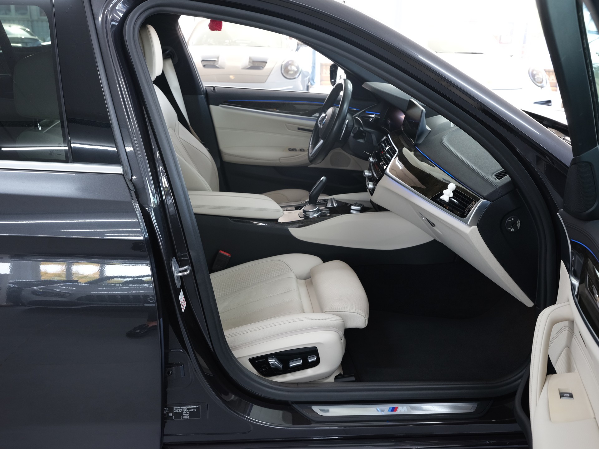 BMW 540i xDrive Touring Sport Line Steptronic *Rückfahrkamera* *Leder*-image-10