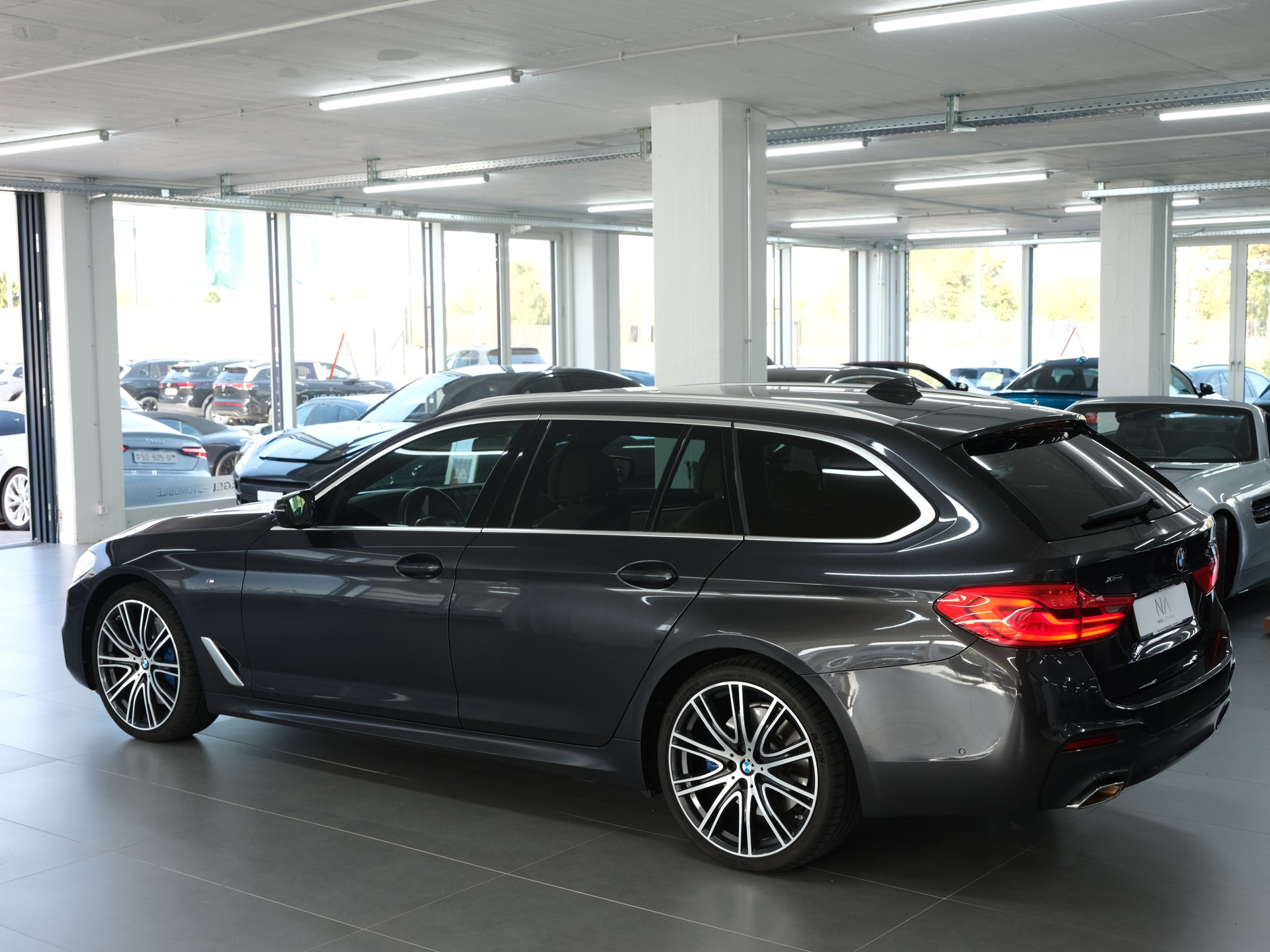 BMW 540i xDrive Touring Sport Line Steptronic *Rückfahrkamera* *Leder*-image-8