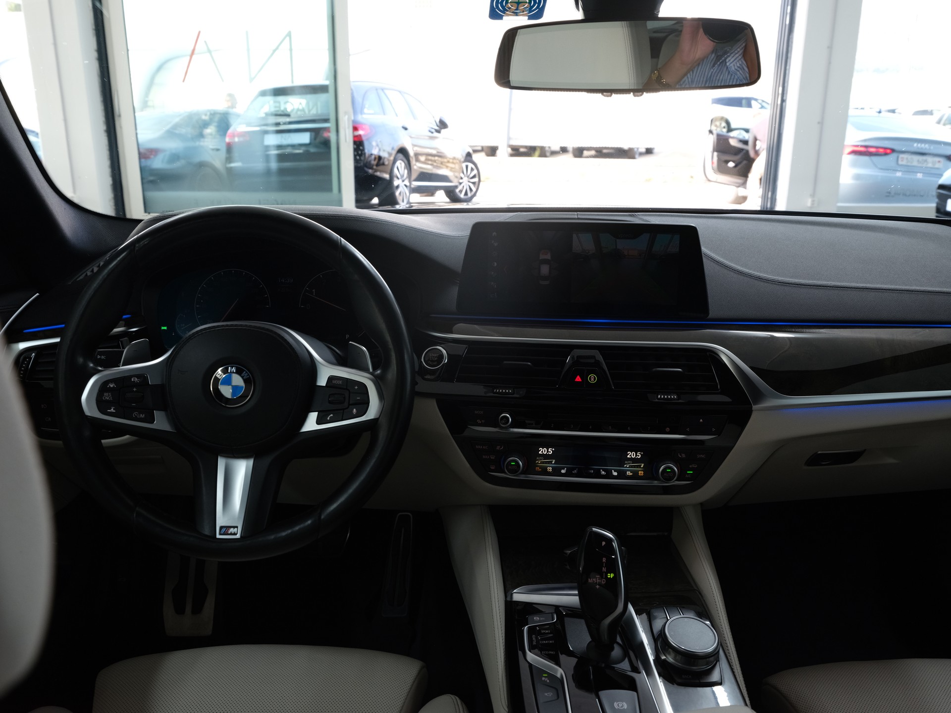 BMW 540i xDrive Touring Sport Line Steptronic *Rückfahrkamera* *Leder*-image-14