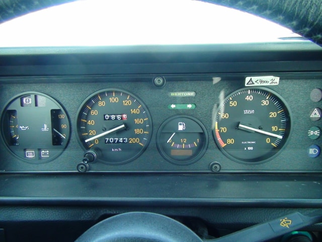 FIAT X1/9 Coupe - Bertone Targa 1.5 Five Speed-image-11