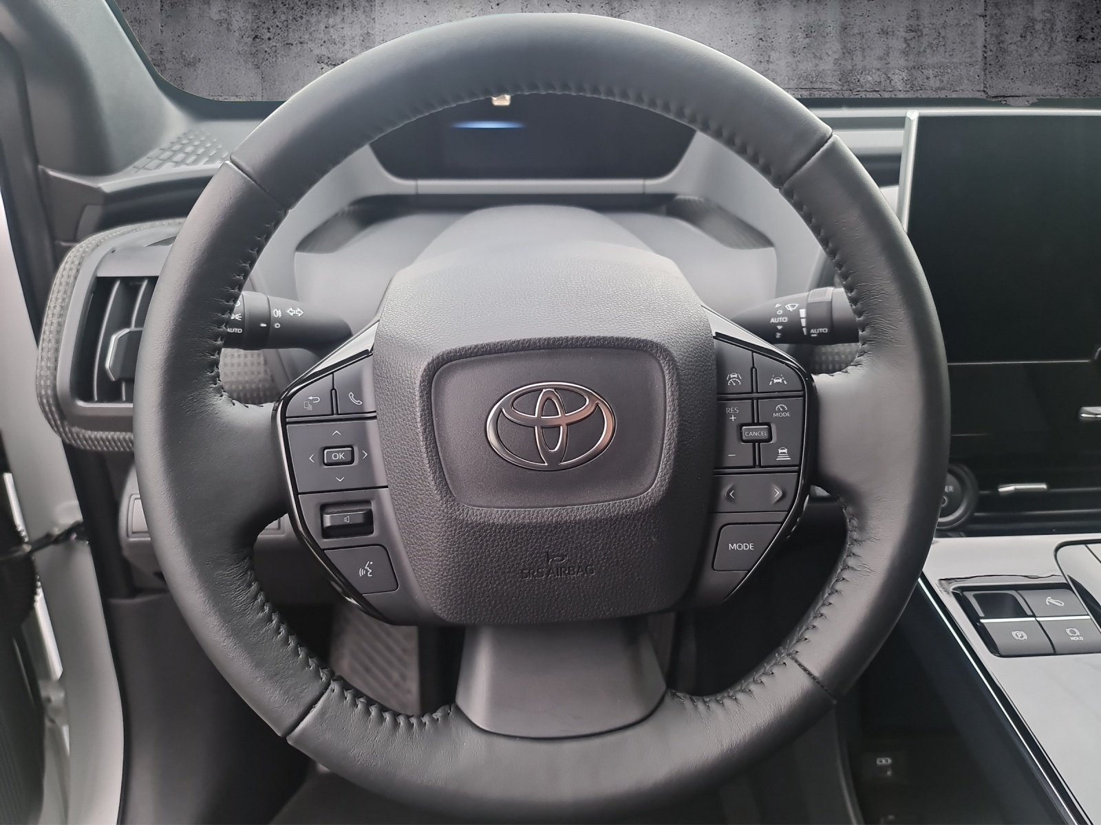 TOYOTA bZ4X Style 71,4 kWh 4WD-image-4