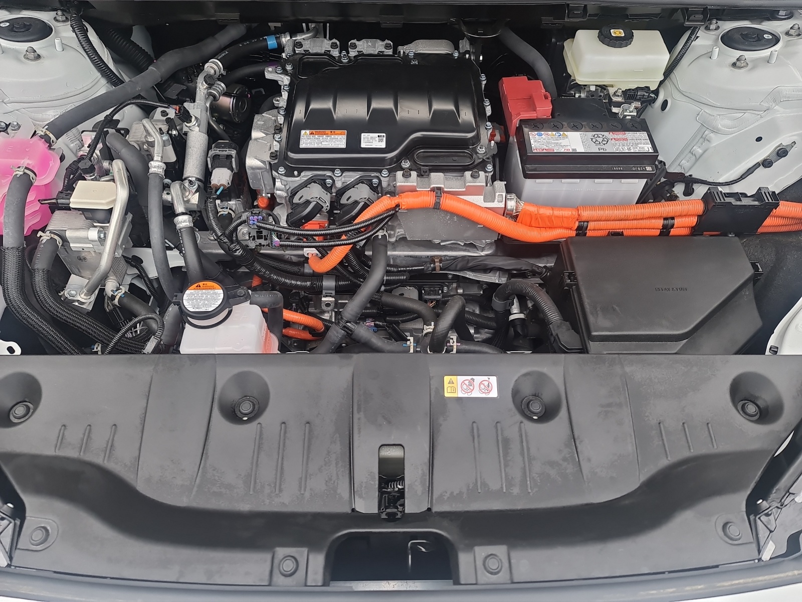 TOYOTA bZ4X Style 71,4 kWh 4WD-image-14