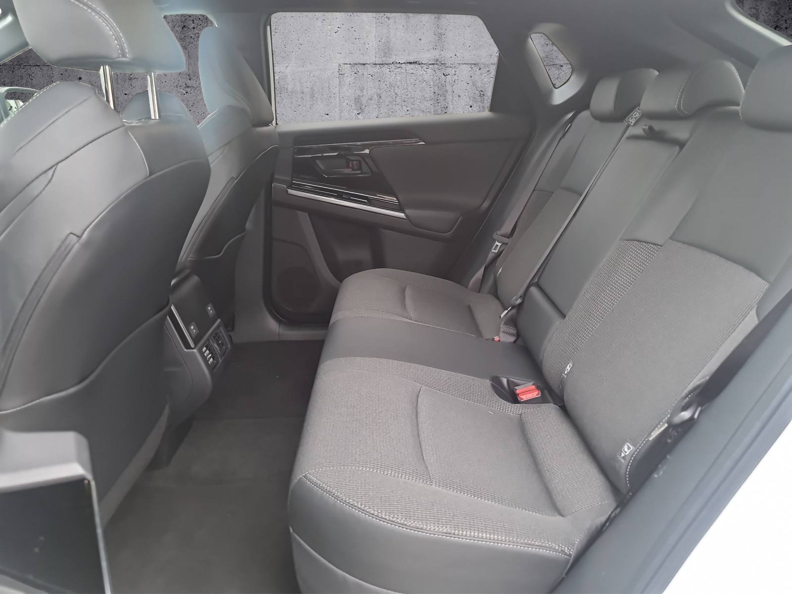 TOYOTA bZ4X Style 71,4 kWh 4WD-image-8