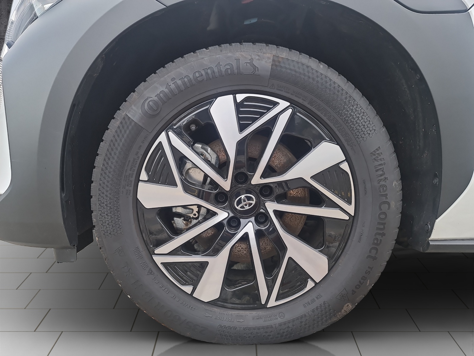 TOYOTA bZ4X Style 71,4 kWh 4WD-image-13