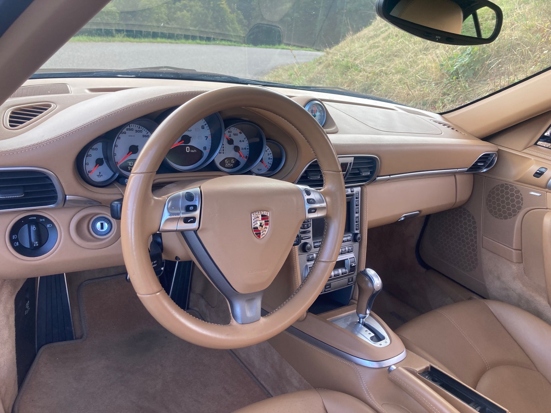 PORSCHE 911 Cabrio Turbo-image-9