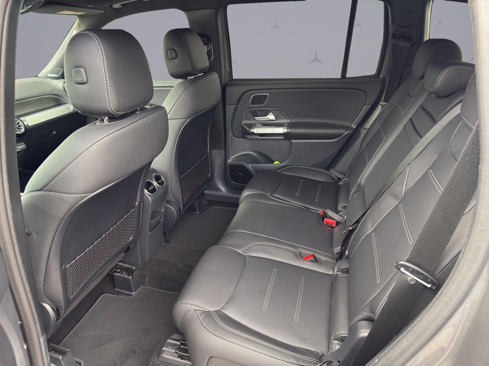 MERCEDES-BENZ GLB 250 AMG Line 4matic-image-9