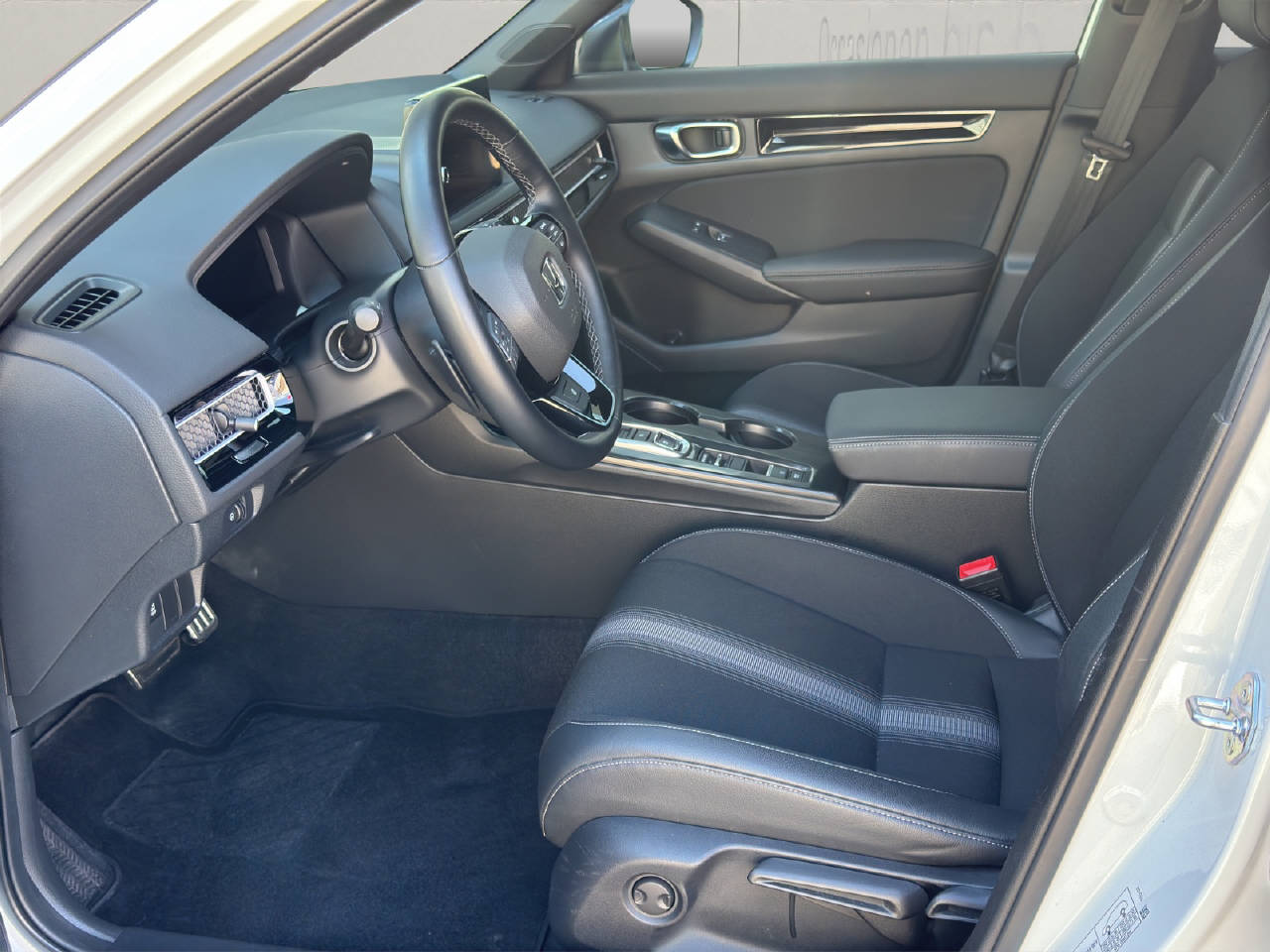 HONDA Civic 2.0 i-MMD Sport-showroom-element-3
