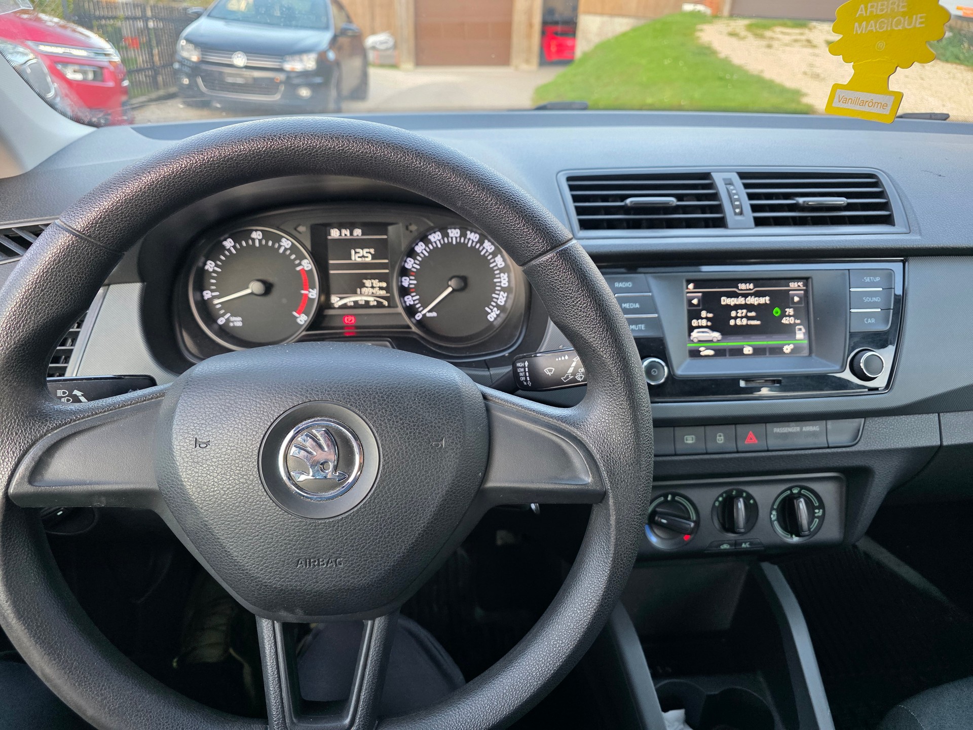 SKODA Fabia 1.2 TSI Ambition-image-9