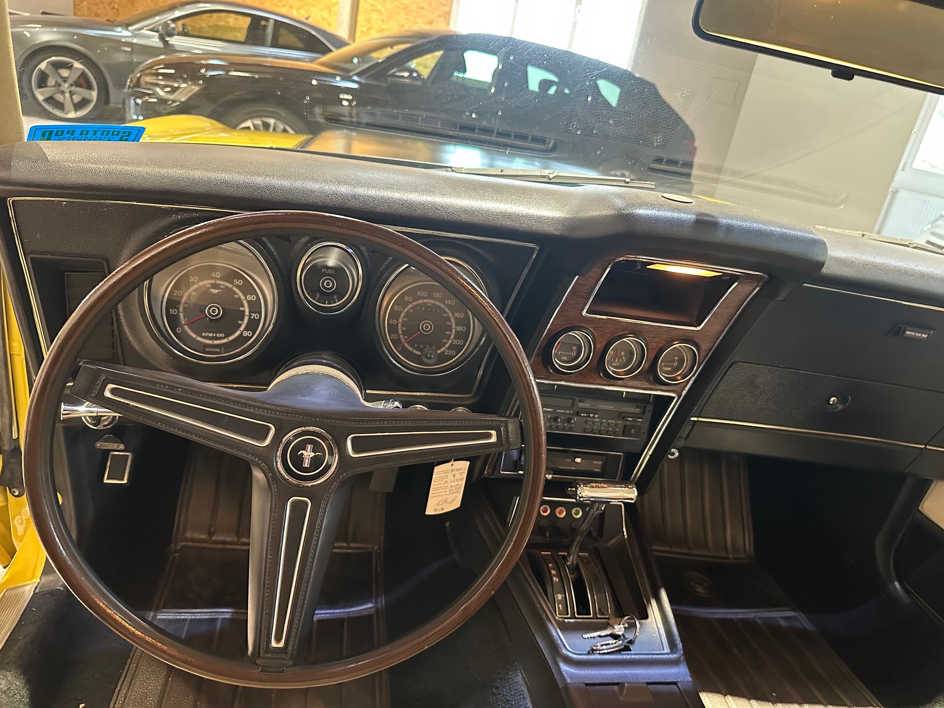 FORD Mustang Mach1 351/Veteranenstatus Juli 2025/Motor hat 2000 km/Chassies/Aufhängung wie Motor komplett neu aufgebaut!-image-16
