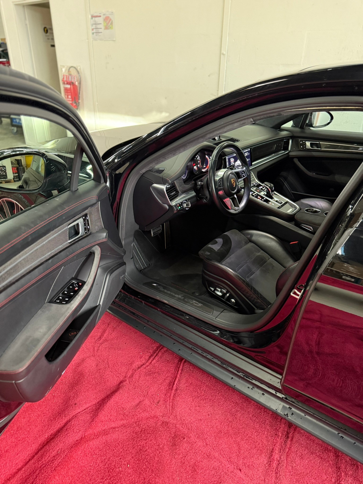 PORSCHE Panamera GTS Sport Turismo PDK-image-7