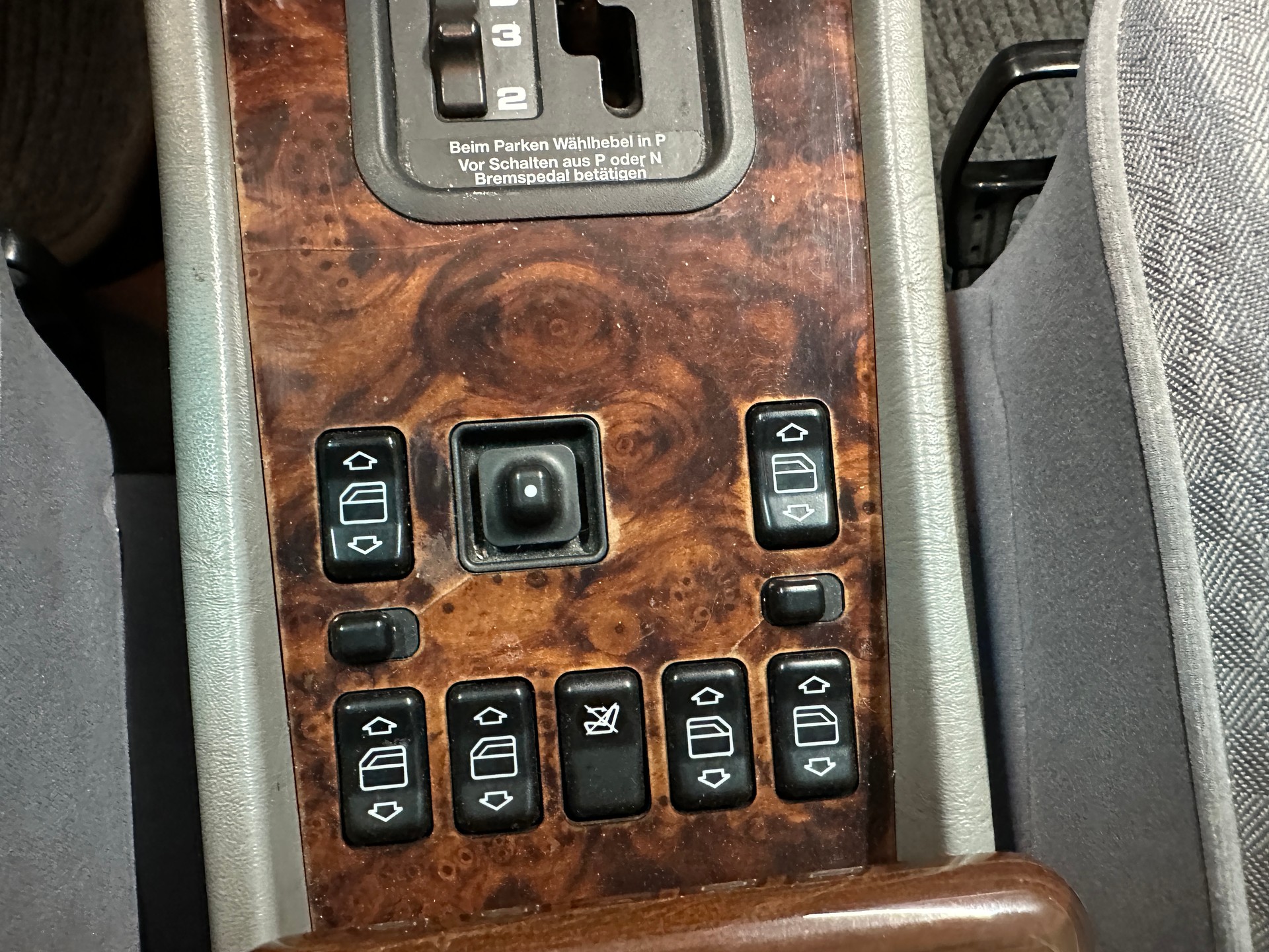 MERCEDES-BENZ 260 E lang-image-11