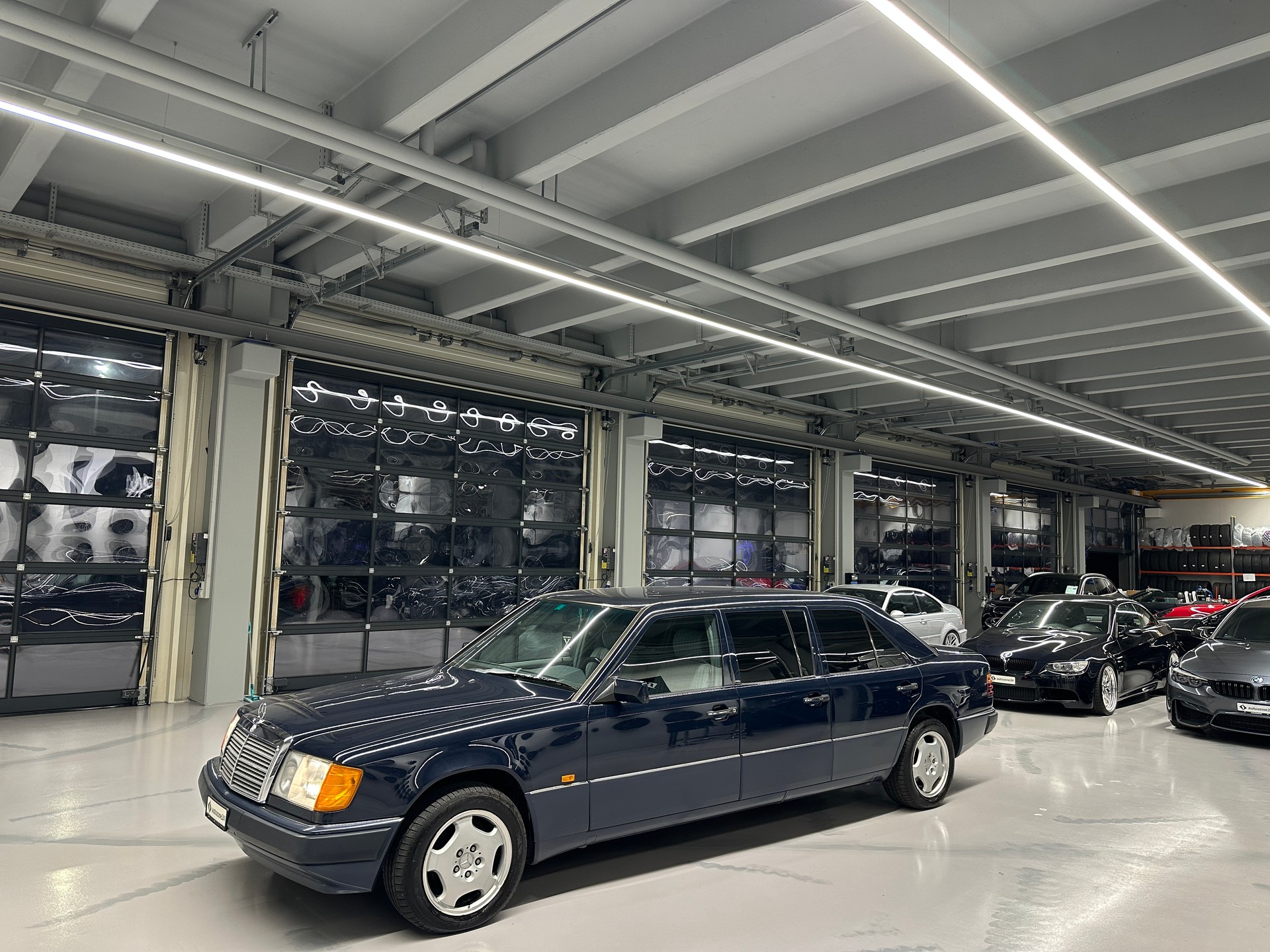 MERCEDES-BENZ 260 E lang-image-5