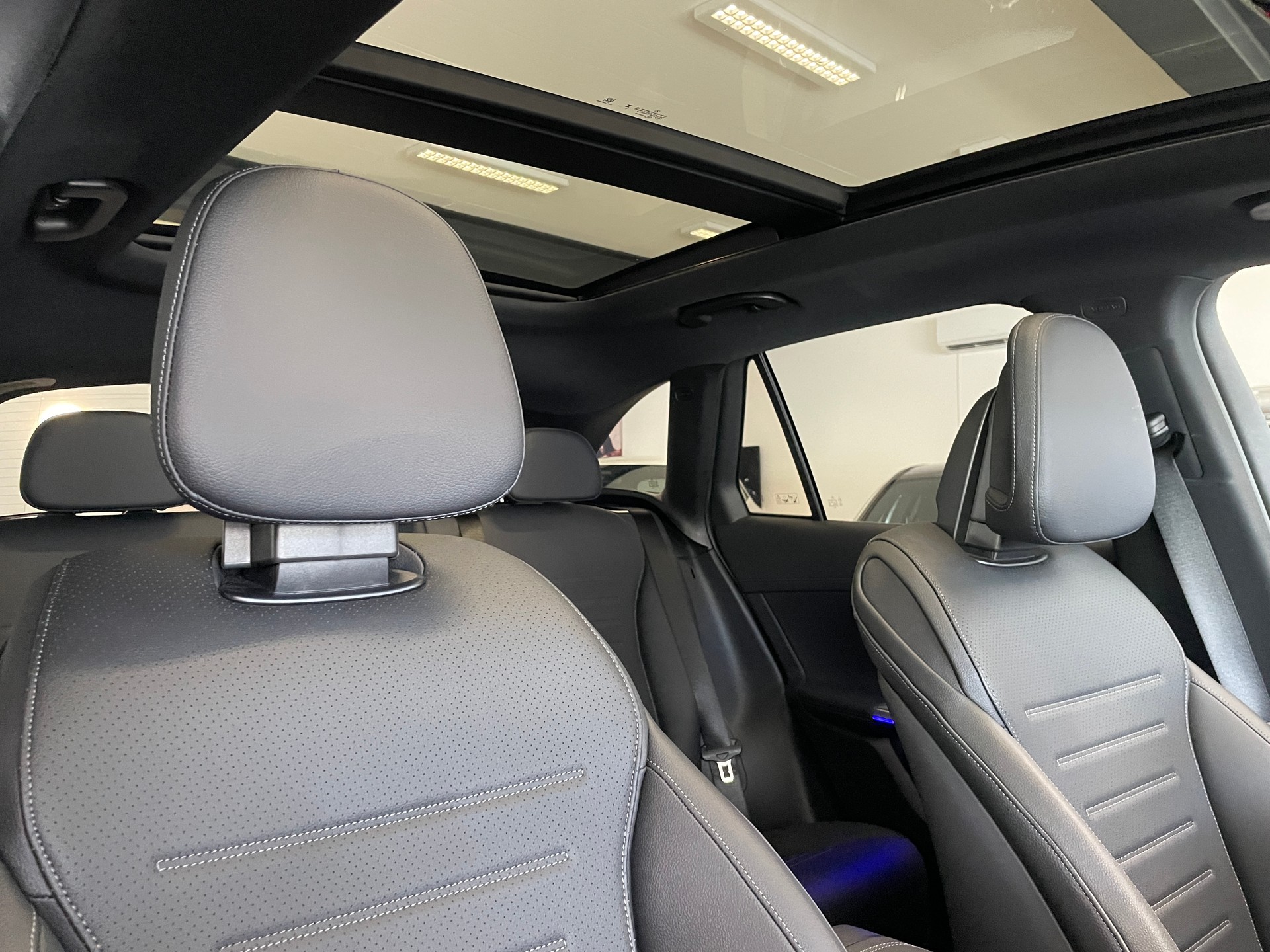MERCEDES-BENZ GLC 300 de 4Matic EQ Star 9G-Tronic-image-30