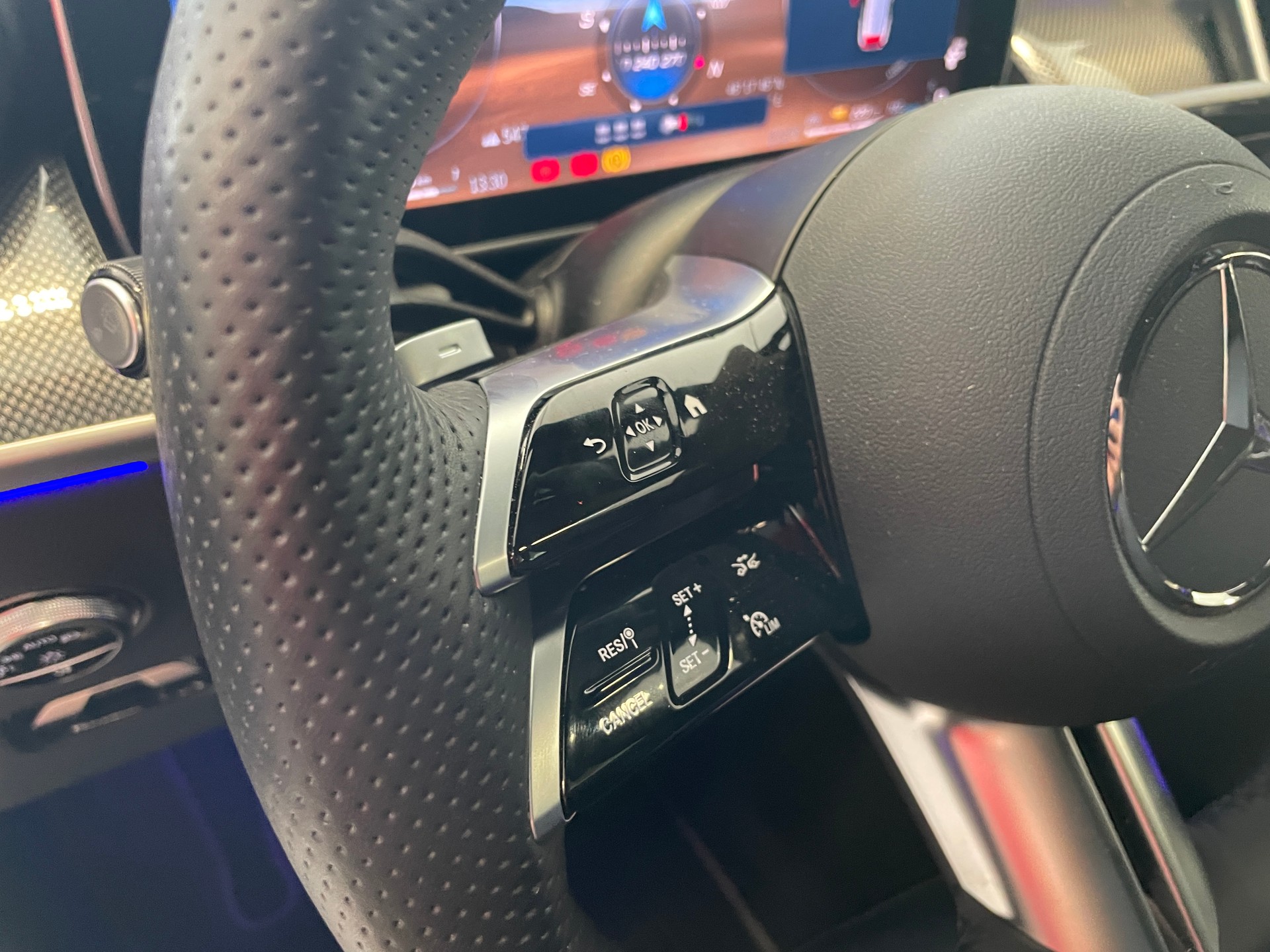MERCEDES-BENZ GLC 300 de 4Matic EQ Star 9G-Tronic-image-17