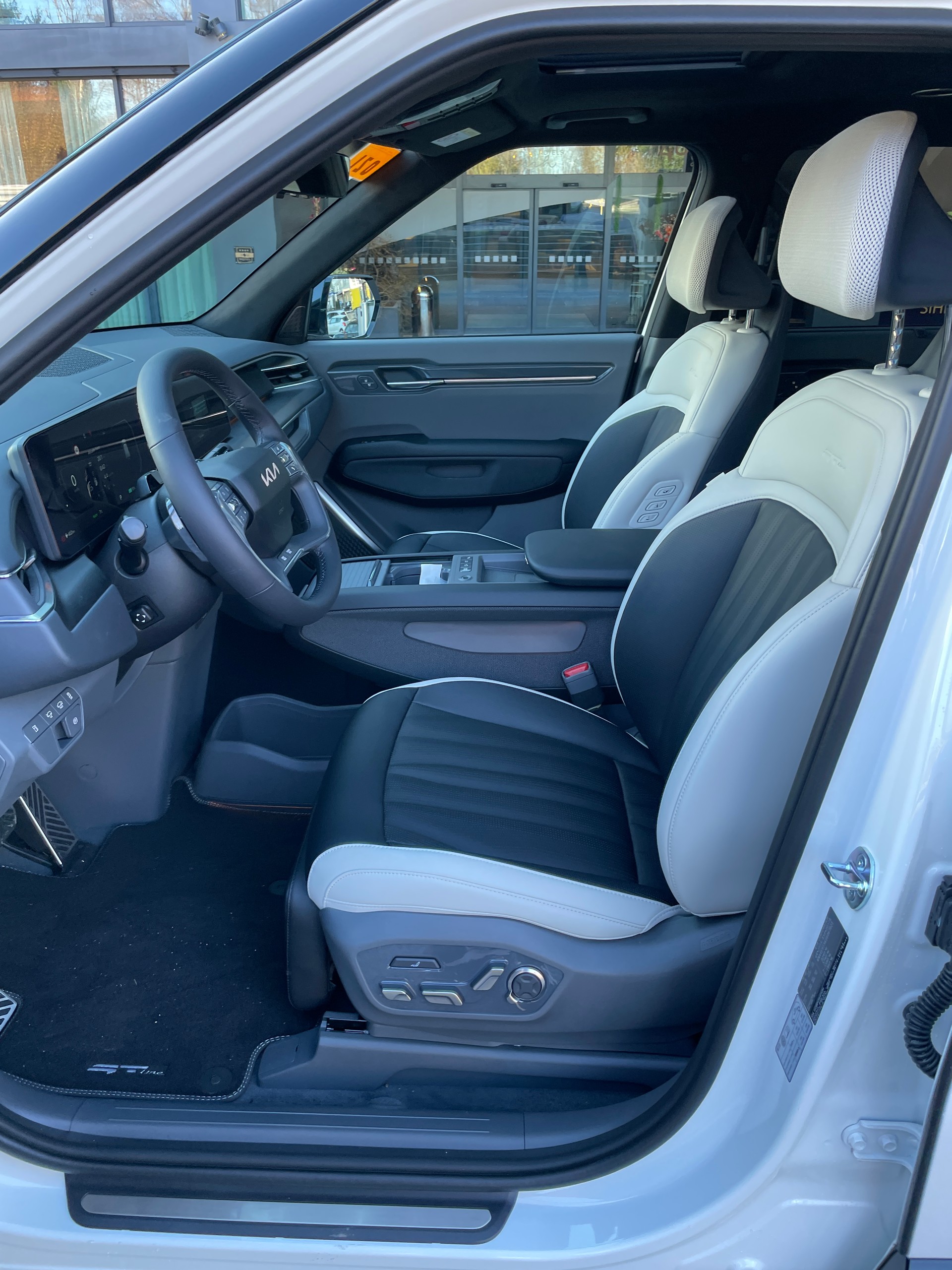 KIA EV9 99,8 kWh GT-Line 4x4 mit Panoramadach-image-14