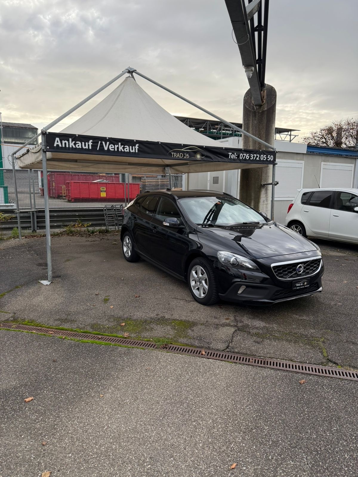 VOLVO V40 Cross Country T4 2.0 AWD Family Ed. Geartr.-image-2