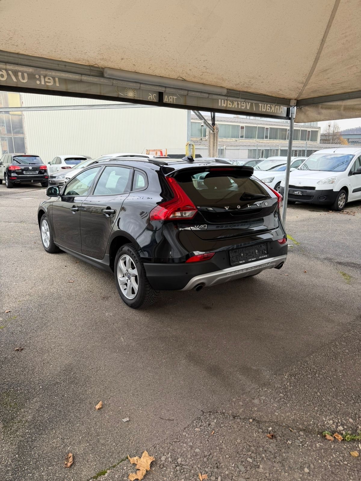 VOLVO V40 Cross Country T4 2.0 AWD Family Ed. Geartr.-image-5