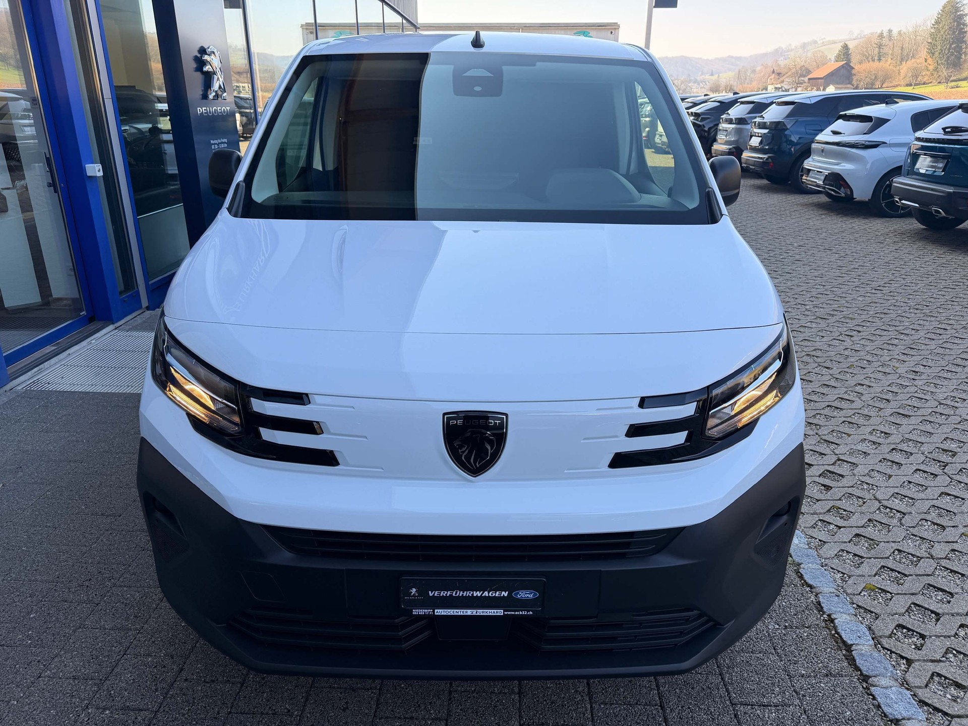 PEUGEOT Partner Kaw. 1000 Long 1.5 BlueHDI 130 S/S 4x4-showroom-element-2