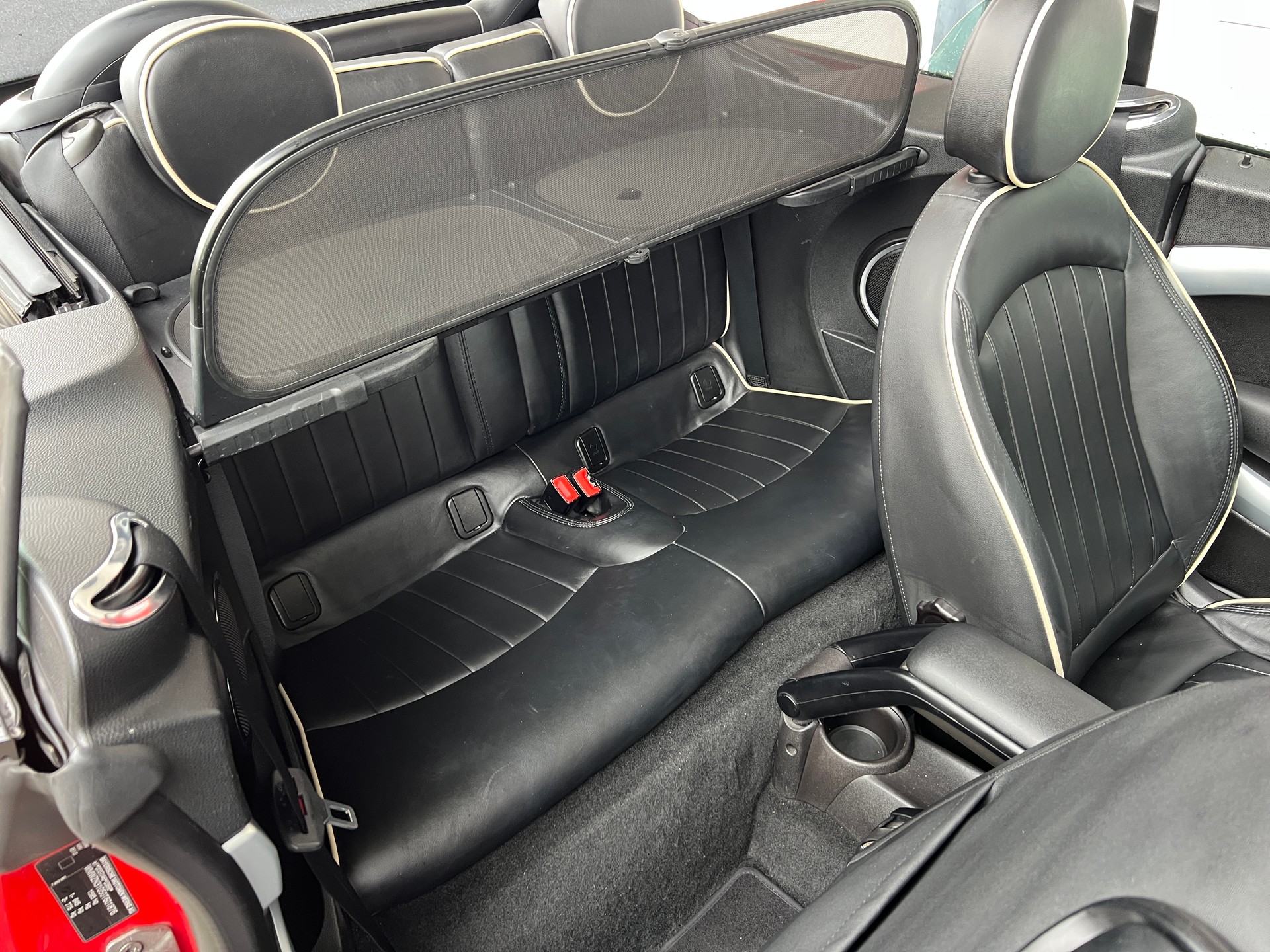 MINI CABRIO-image-8