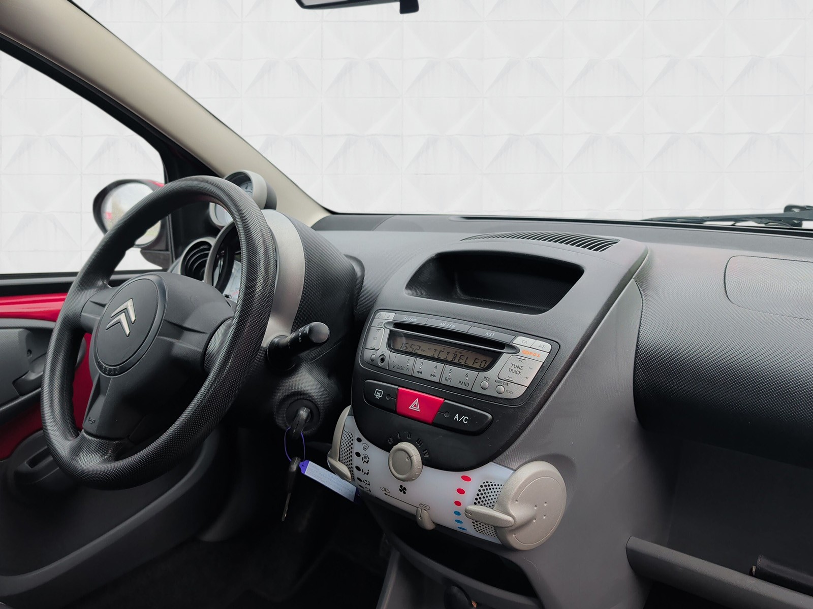 CITROEN C1 1.0i Chic SensoDrive-image-10
