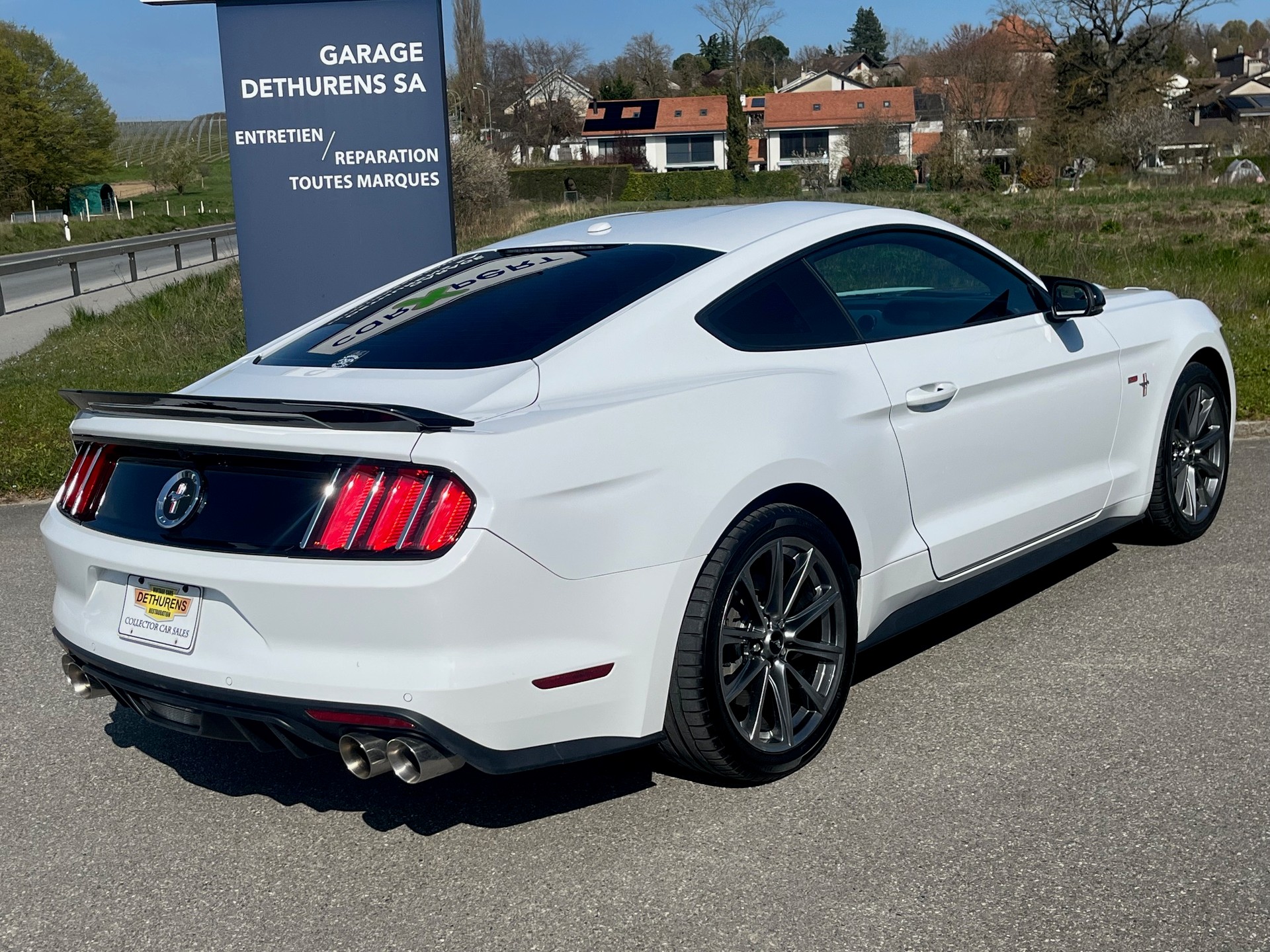FORD Mustang Fastback 5.0 V8 GT-image-2