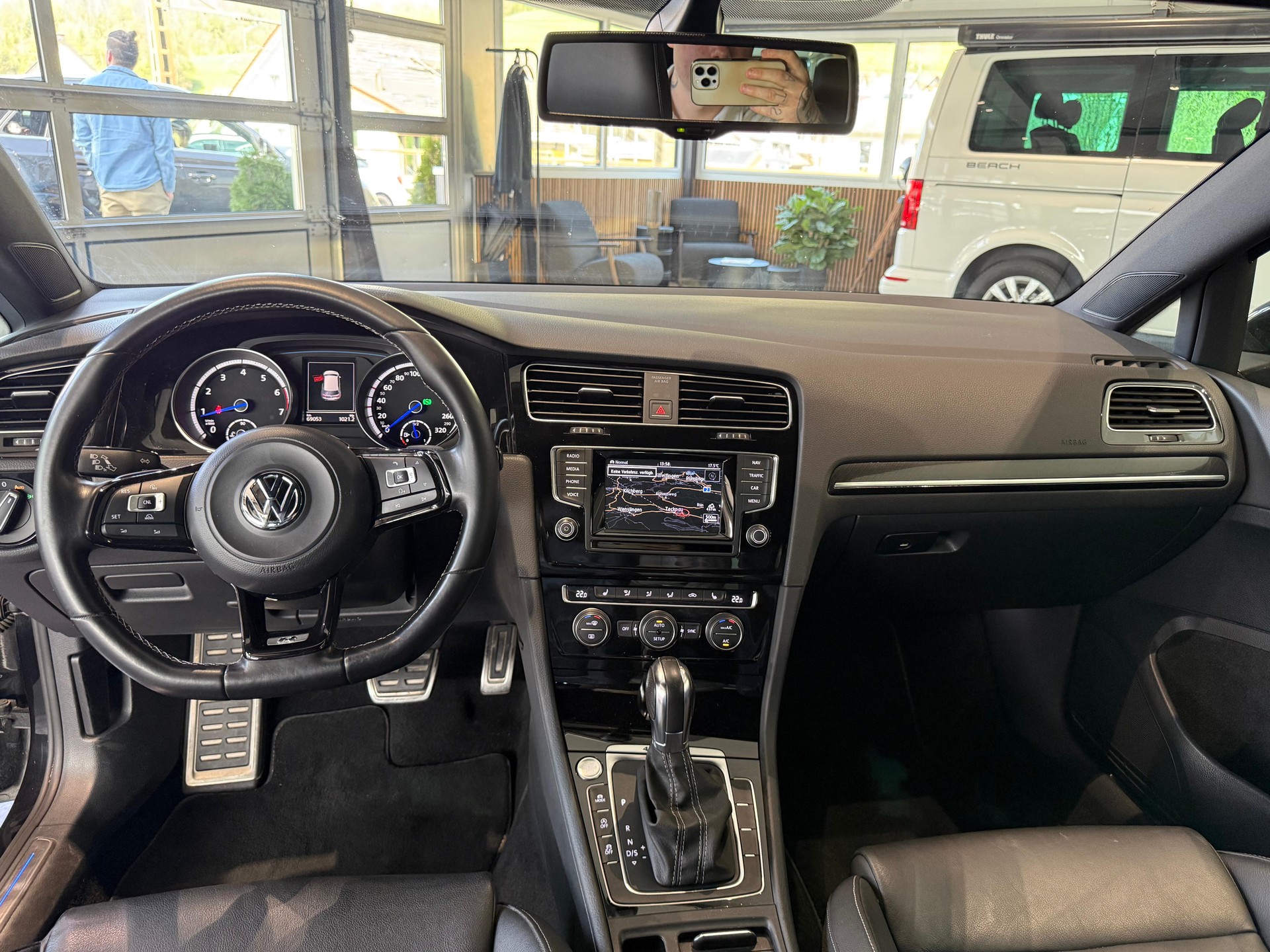 VW Golf 2.0 TSI R 4Motion DSG-image-9