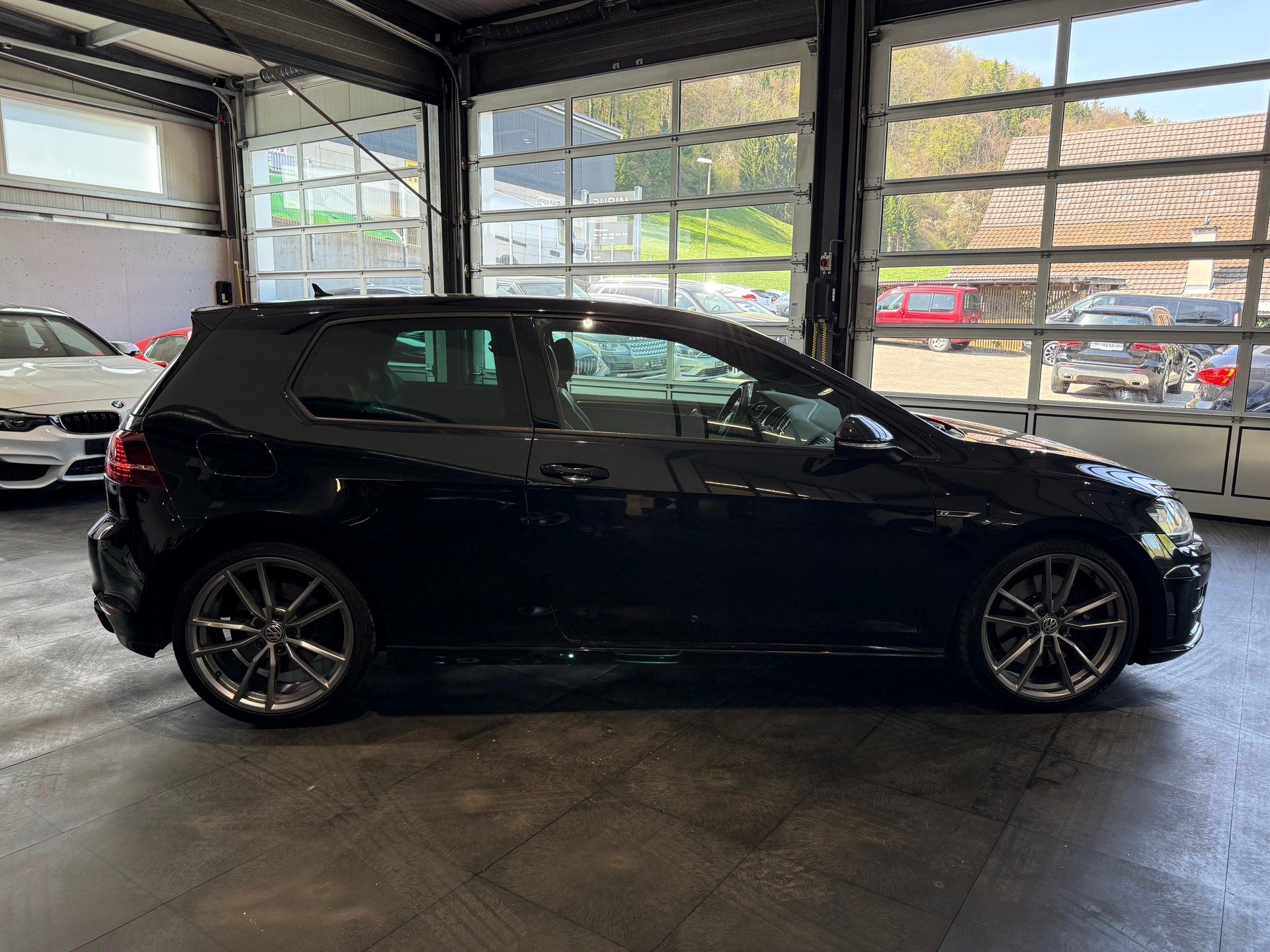 VW Golf 2.0 TSI R 4Motion DSG-image-6