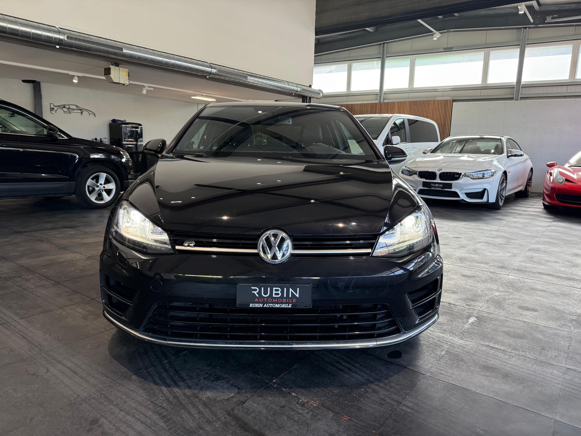 VW Golf 2.0 TSI R 4Motion DSG-image-8