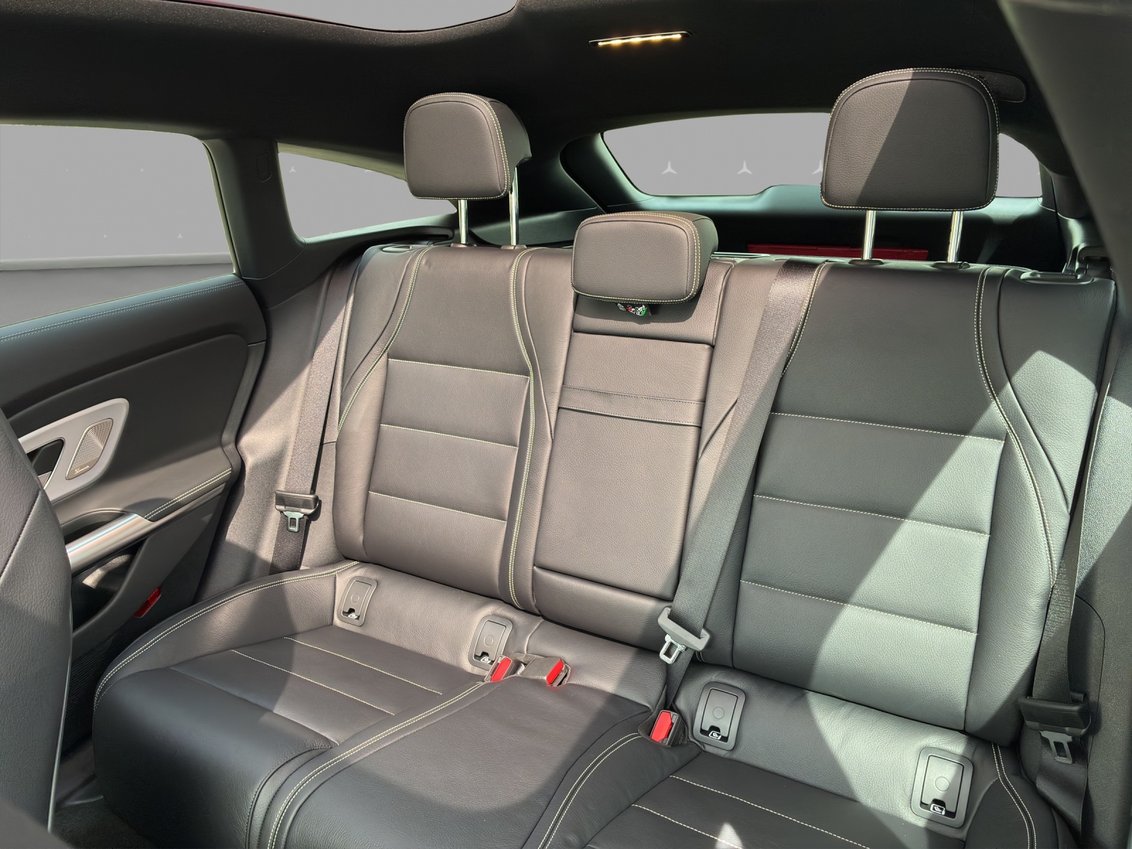 MERCEDES-BENZ CLA Shooting Brake 350 4Matic 85 kWh EQ-image-13