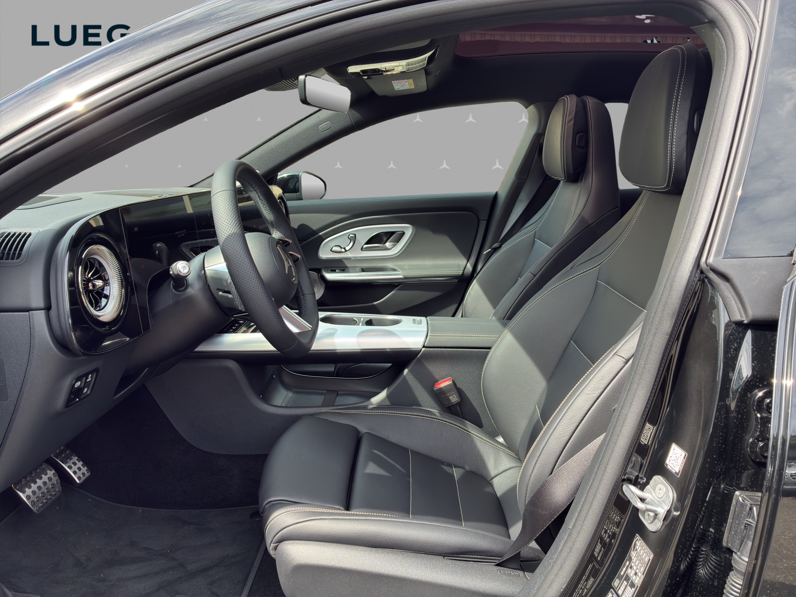 MERCEDES-BENZ CLA Shooting Brake 350 4Matic 85 kWh EQ-image-7