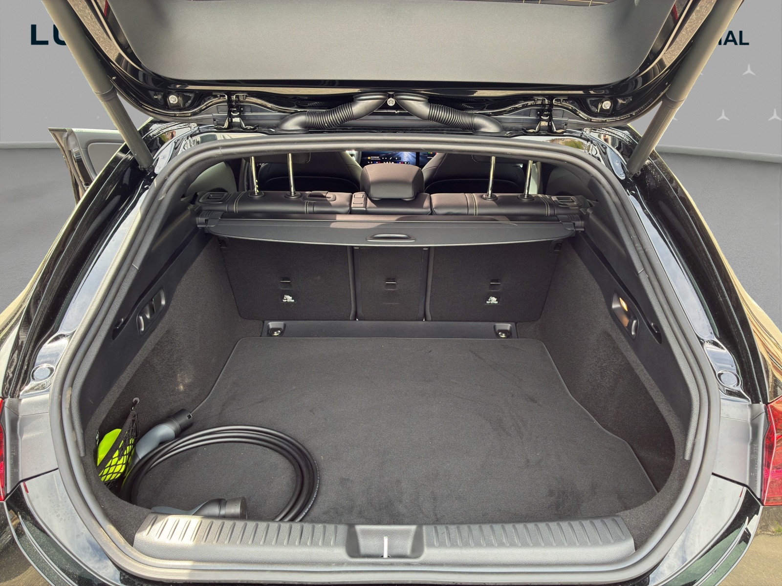 MERCEDES-BENZ CLA Shooting Brake 350 4Matic 85 kWh EQ-image-14